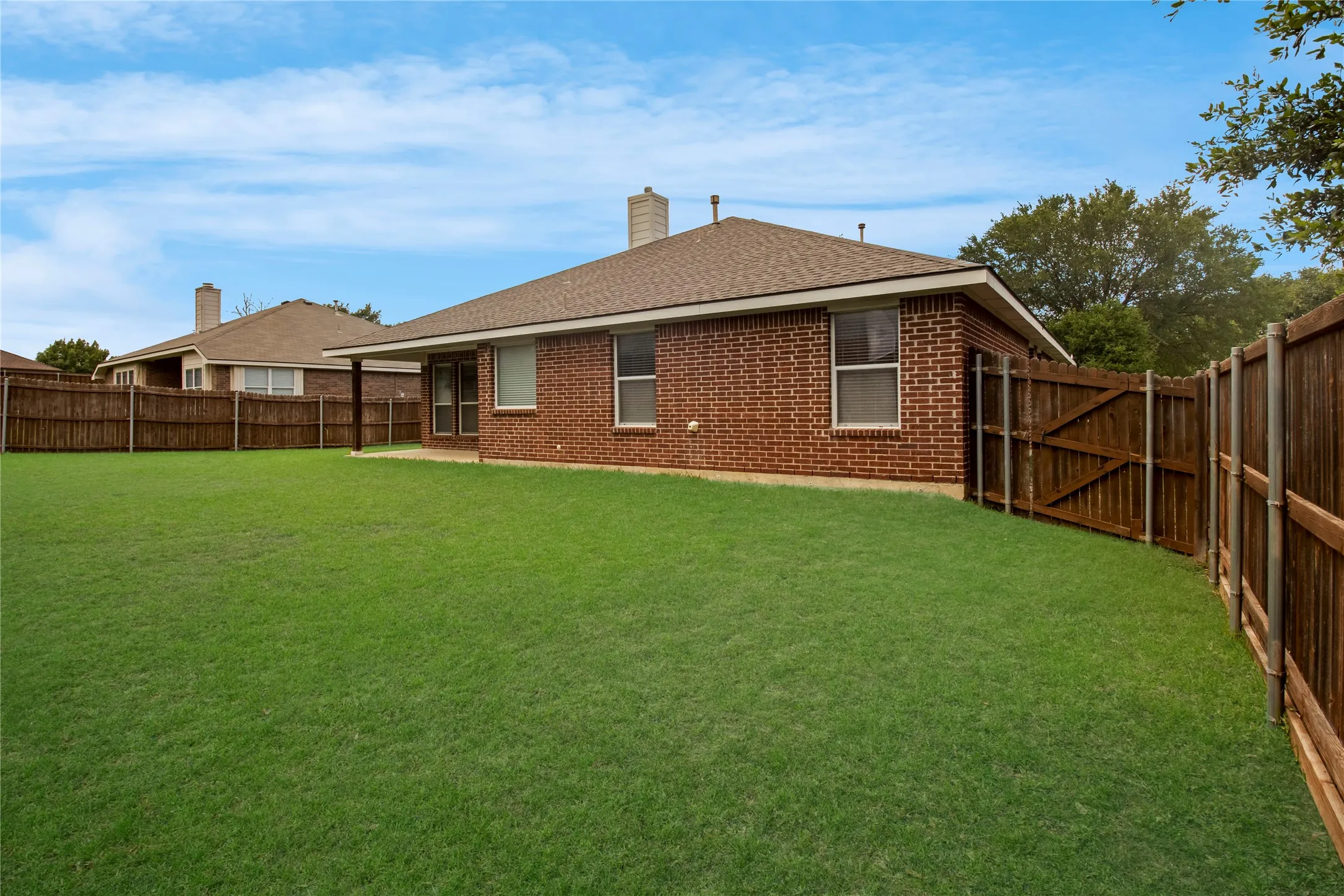 Single Family Residence For Sale in Collin County , 15827 Appaloosa Drive, Frisco, Texas 75035, 3 Bedrooms, 2 Bathrooms, 2 Garage spaces, 1,796 Sqft, built in 2003, Price $401,197, mls#21294154, Real Estate Agent in Frisco, Homes For Sale in Collin county, Homes For Sale in Frisco, Realtor in Frisco Texas, Real Estate Brokerage Independent Realty Texas, Luminita Cordes Realtor