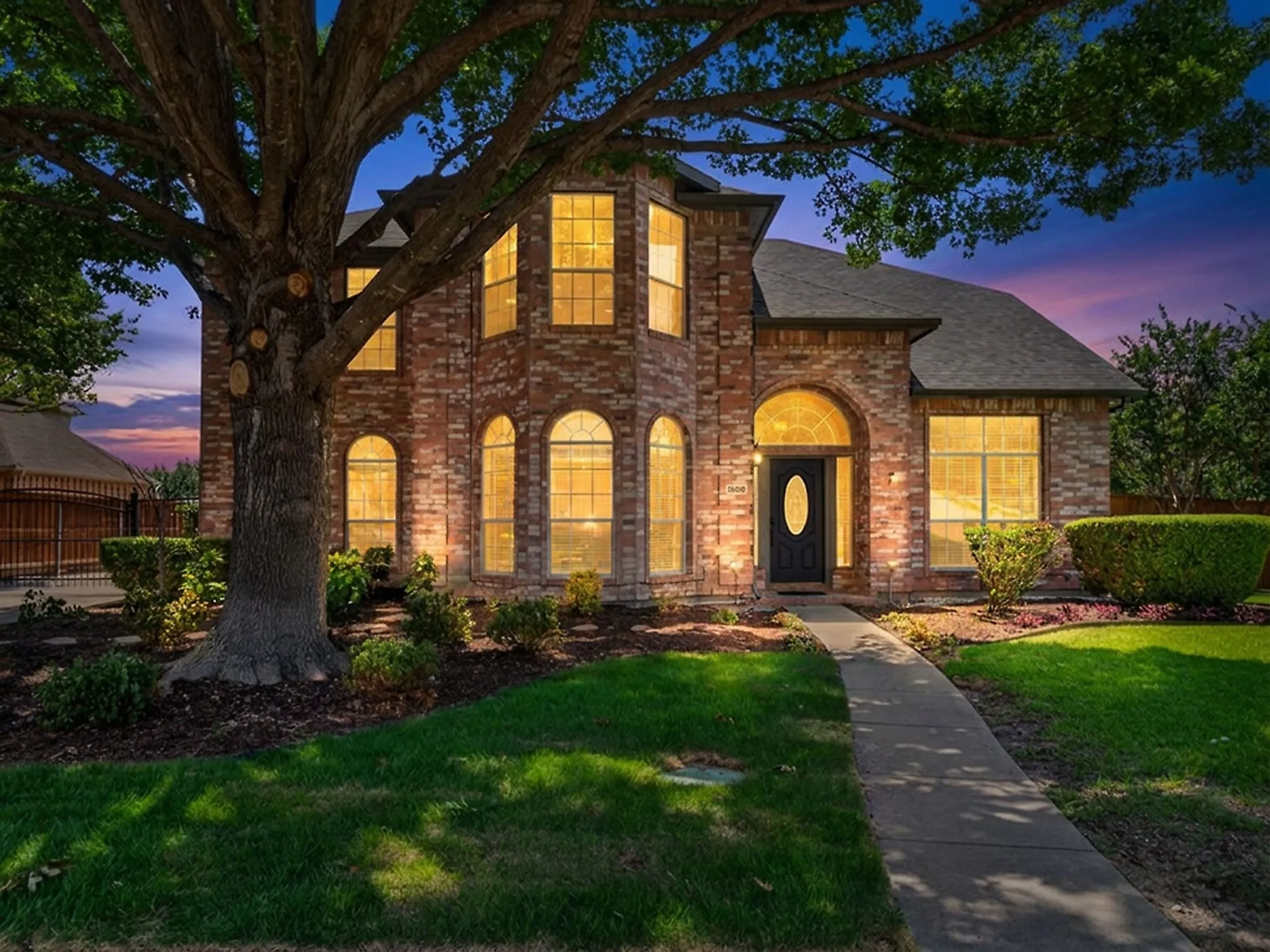 Single Family Residence For Sale in Collin County , 3209 Normandy Drive, Mc Kinney, Texas 75070, 5 Bedroom, 3 Bathroom, 2 Garage spaces, 2,890 Sqft, built in 1995, mls#21294433, Real Estate Agent in Mc Kinney, Homes For Sale in Collin county, Homes For Sale in Mc Kinney, Realtor in Mc Kinney Texas, Real Estate Brokerage Independent Realty Texas, Luminita Cordes Realtor