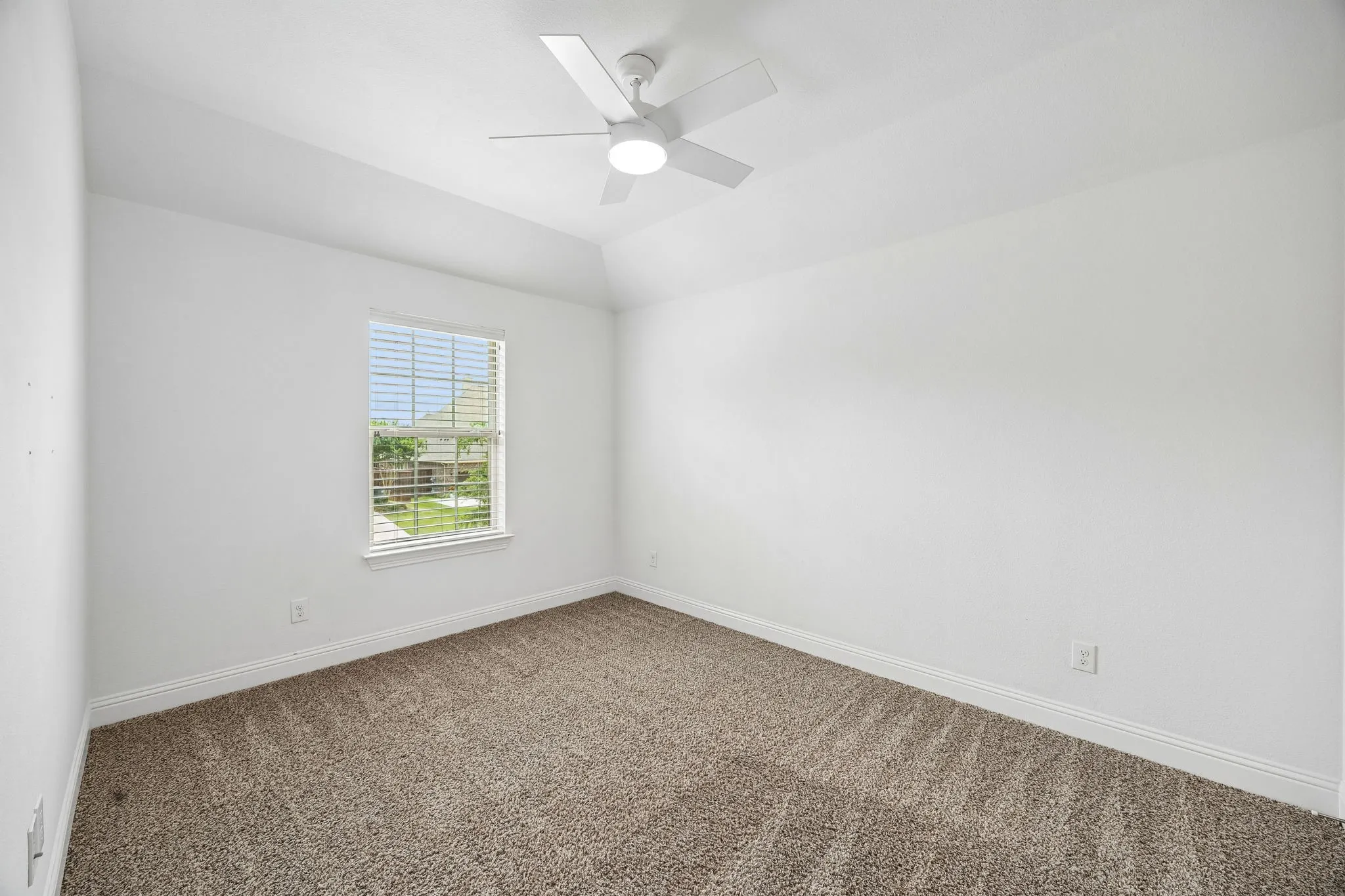 Single Family Residence For Sale in Dallas County , 6827 Sunshade Lane, Dallas, Texas 75236, 4 Bedrooms, 3 Bathrooms, 2 Garage spaces, 3,090 Sqft, built in 2015, Price $519,500, mls#21293944, Real Estate Agent in Dallas, Homes For Sale in Dallas county, Homes For Sale in Dallas, Realtor in Dallas Texas, Real Estate Brokerage Independent Realty Texas, Luminita Cordes Realtor