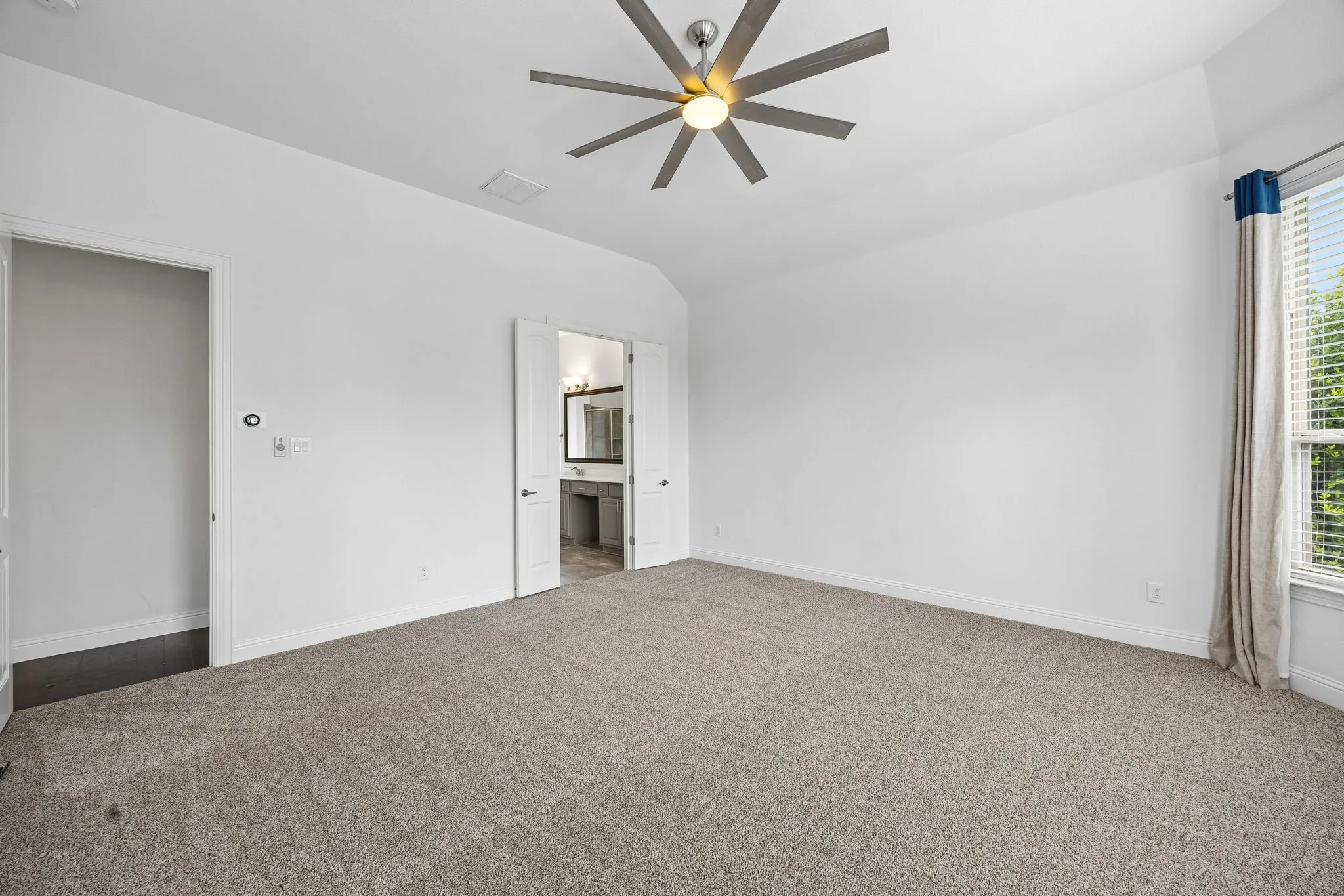 Single Family Residence For Sale in Dallas County , 6827 Sunshade Lane, Dallas, Texas 75236, 4 Bedrooms, 3 Bathrooms, 2 Garage spaces, 3,090 Sqft, built in 2015, Price $519,500, mls#21293944, Real Estate Agent in Dallas, Homes For Sale in Dallas county, Homes For Sale in Dallas, Realtor in Dallas Texas, Real Estate Brokerage Independent Realty Texas, Luminita Cordes Realtor