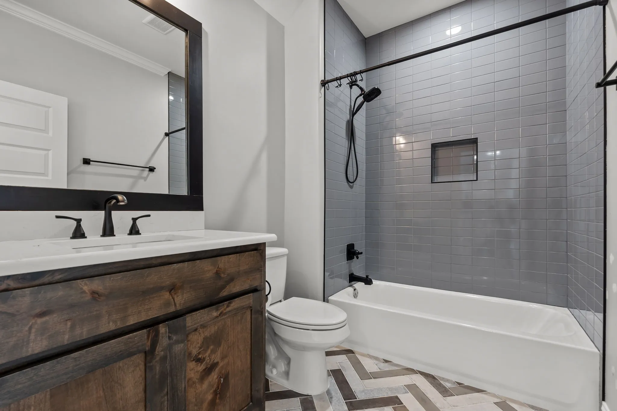 Upstairs full bath