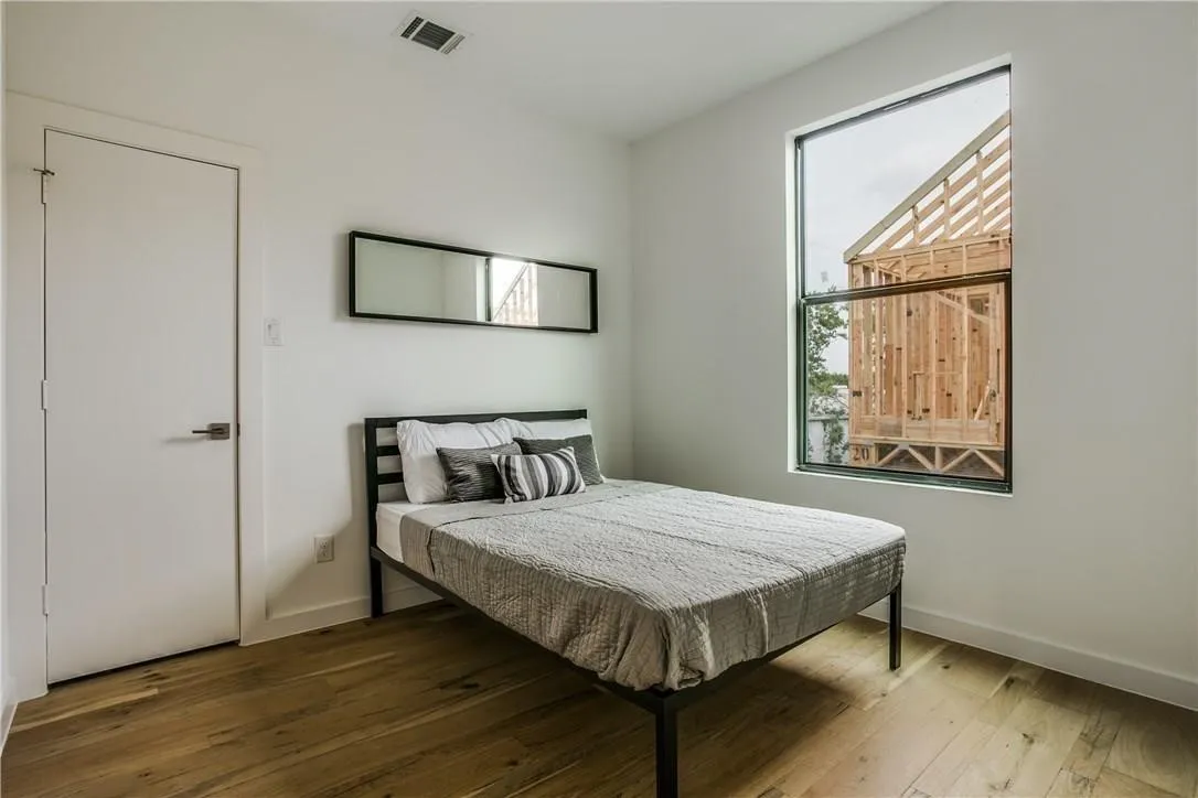 Townhouse For Rent in Dallas County , 2627 Kimsey Drive 103, Dallas, Texas 75235, 2 Bedroom, 3 Bathroom, 2 Garage spaces, 1,796 Sqft, built in 2018, mls#21294511, Real Estate Agent in Dallas, Homes For Rent in Dallas county, Homes For Rent in Dallas, Realtor in Dallas Texas, Real Estate Brokerage Independent Realty Texas, Luminita Cordes Realtor
