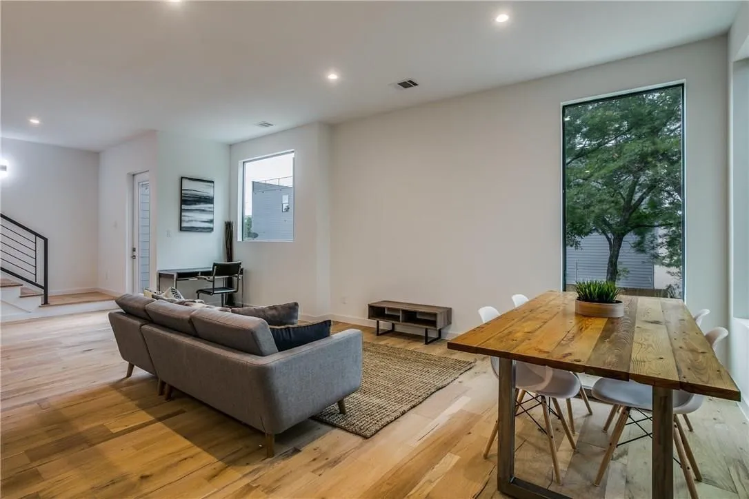 Townhouse For Rent in Dallas County , 2627 Kimsey Drive 103, Dallas, Texas 75235, 2 Bedroom, 3 Bathroom, 2 Garage spaces, 1,796 Sqft, built in 2018, mls#21294511, Real Estate Agent in Dallas, Homes For Rent in Dallas county, Homes For Rent in Dallas, Realtor in Dallas Texas, Real Estate Brokerage Independent Realty Texas, Luminita Cordes Realtor
