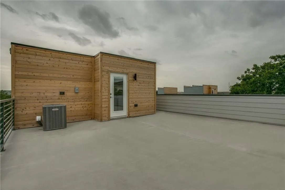 Townhouse For Rent in Dallas County , 2627 Kimsey Drive 103, Dallas, Texas 75235, 2 Bedroom, 3 Bathroom, 2 Garage spaces, 1,796 Sqft, built in 2018, mls#21294511, Real Estate Agent in Dallas, Homes For Rent in Dallas county, Homes For Rent in Dallas, Realtor in Dallas Texas, Real Estate Brokerage Independent Realty Texas, Luminita Cordes Realtor