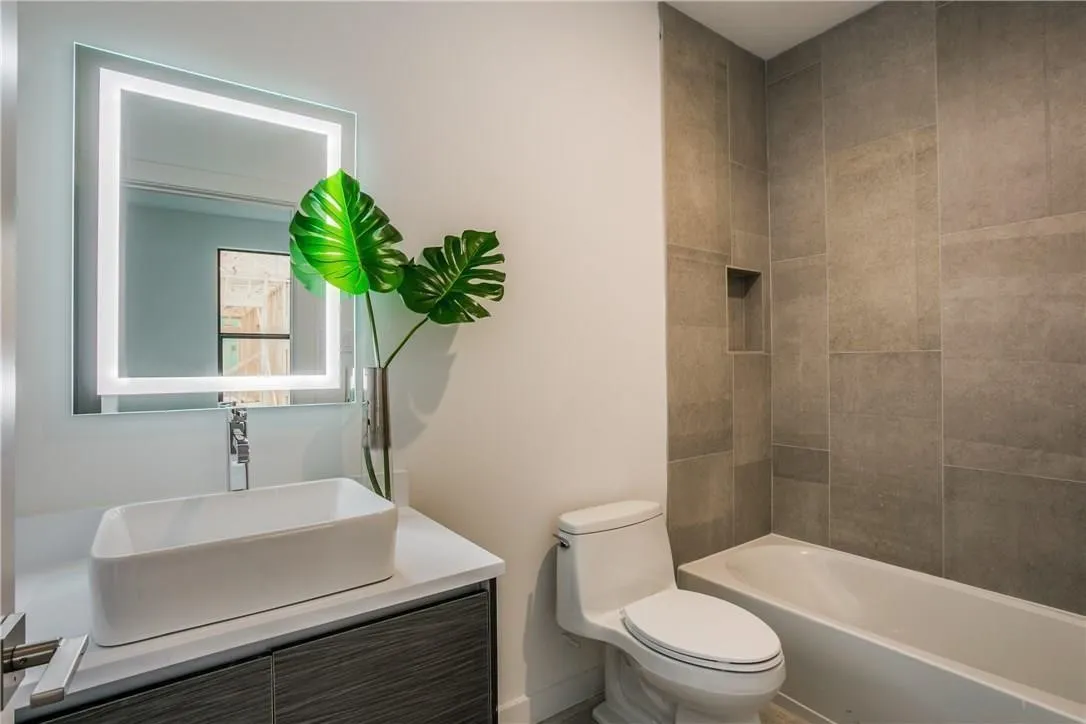 Townhouse For Rent in Dallas County , 2627 Kimsey Drive 102, Dallas, Texas 75235, 2 Bedroom, 3 Bathroom, 2 Garage spaces, 1,796 Sqft, built in 2018, mls#21294515, Real Estate Agent in Dallas, Homes For Rent in Dallas county, Homes For Rent in Dallas, Realtor in Dallas Texas, Real Estate Brokerage Independent Realty Texas, Luminita Cordes Realtor