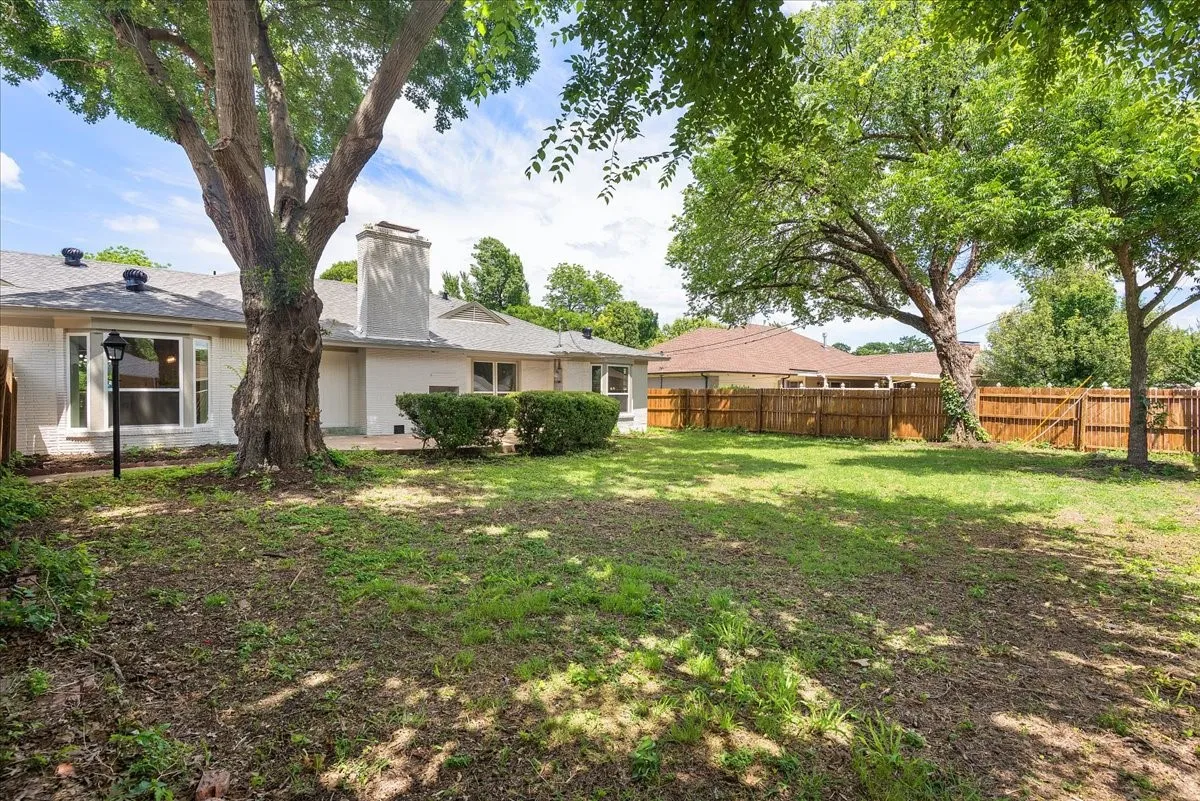 Single Family Residence For Sale in Dallas County , 706 W Five Mile Parkway, Dallas, Texas 75224, 3 Bedroom, 2 Bathroom, 2 Garage spaces, 2,136 Sqft, built in 1956, mls#21294524, Real Estate Agent in Dallas, Homes For Sale in Dallas county, Homes For Sale in Dallas, Realtor in Dallas Texas, Real Estate Brokerage Independent Realty Texas, Luminita Cordes Realtor