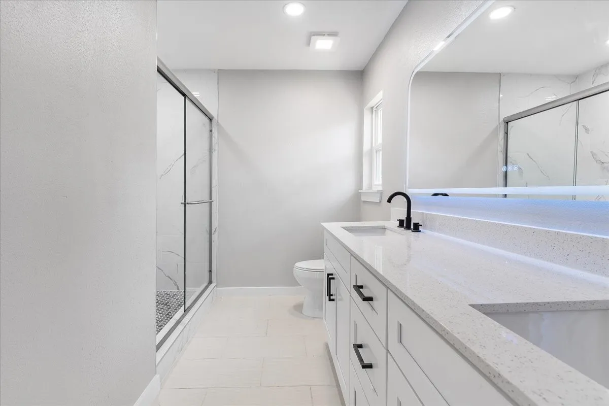 Single Family Residence For Sale in Dallas County , 706 W Five Mile Parkway, Dallas, Texas 75224, 3 Bedroom, 2 Bathroom, 2 Garage spaces, 2,136 Sqft, built in 1956, mls#21294524, Real Estate Agent in Dallas, Homes For Sale in Dallas county, Homes For Sale in Dallas, Realtor in Dallas Texas, Real Estate Brokerage Independent Realty Texas, Luminita Cordes Realtor