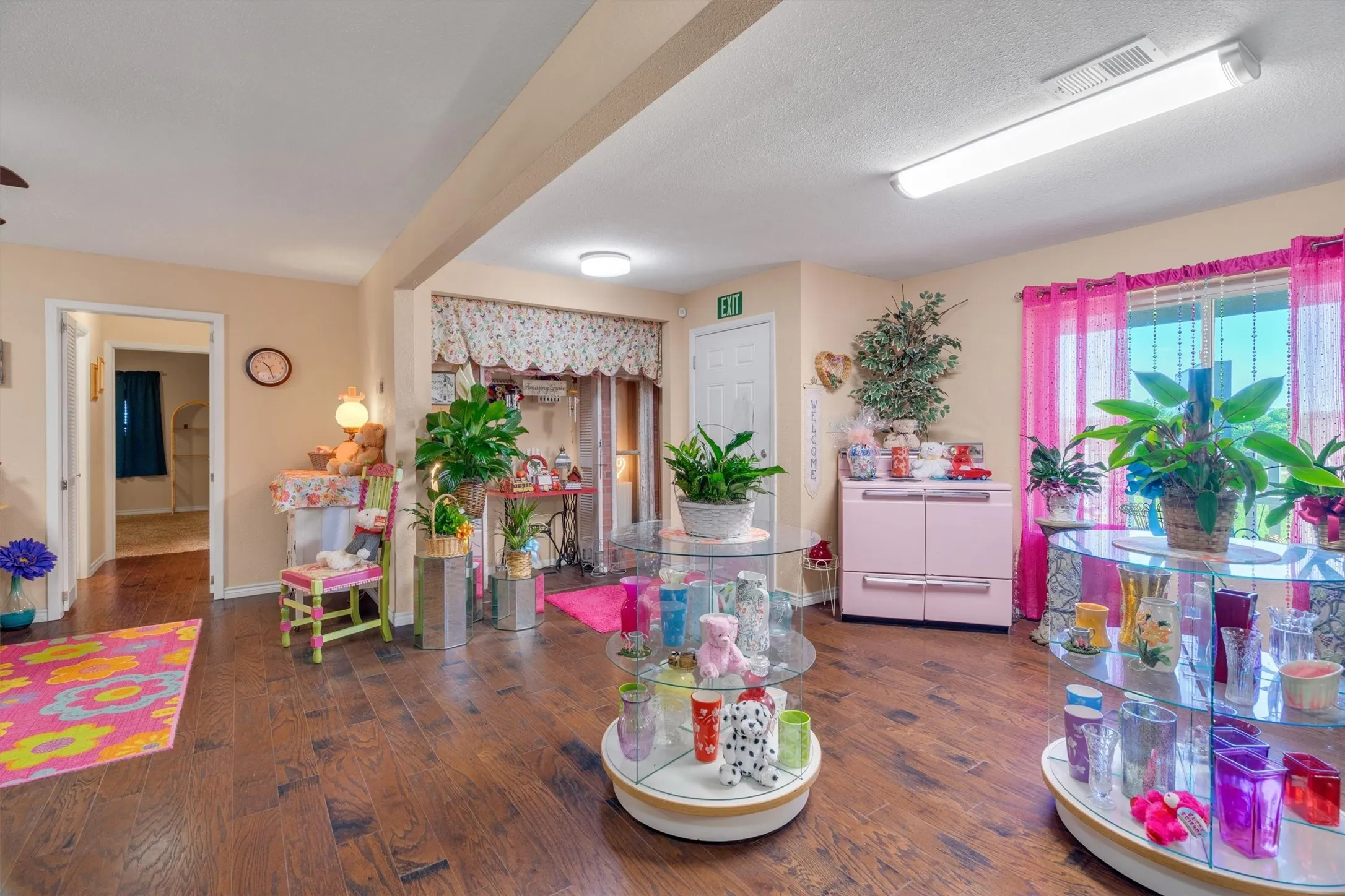 Retail For Sale in Johnson County , 5236 E Highway 67, Alvarado, Texas 76009, 0, 0, Garage spaces, 0 Sqft, built in 1980, mls#21291738, Real Estate Agent in Alvarado, Homes For Sale in Johnson county, Homes For Sale in Alvarado, Realtor in Alvarado Texas, Real Estate Brokerage Independent Realty Texas, Luminita Cordes Realtor