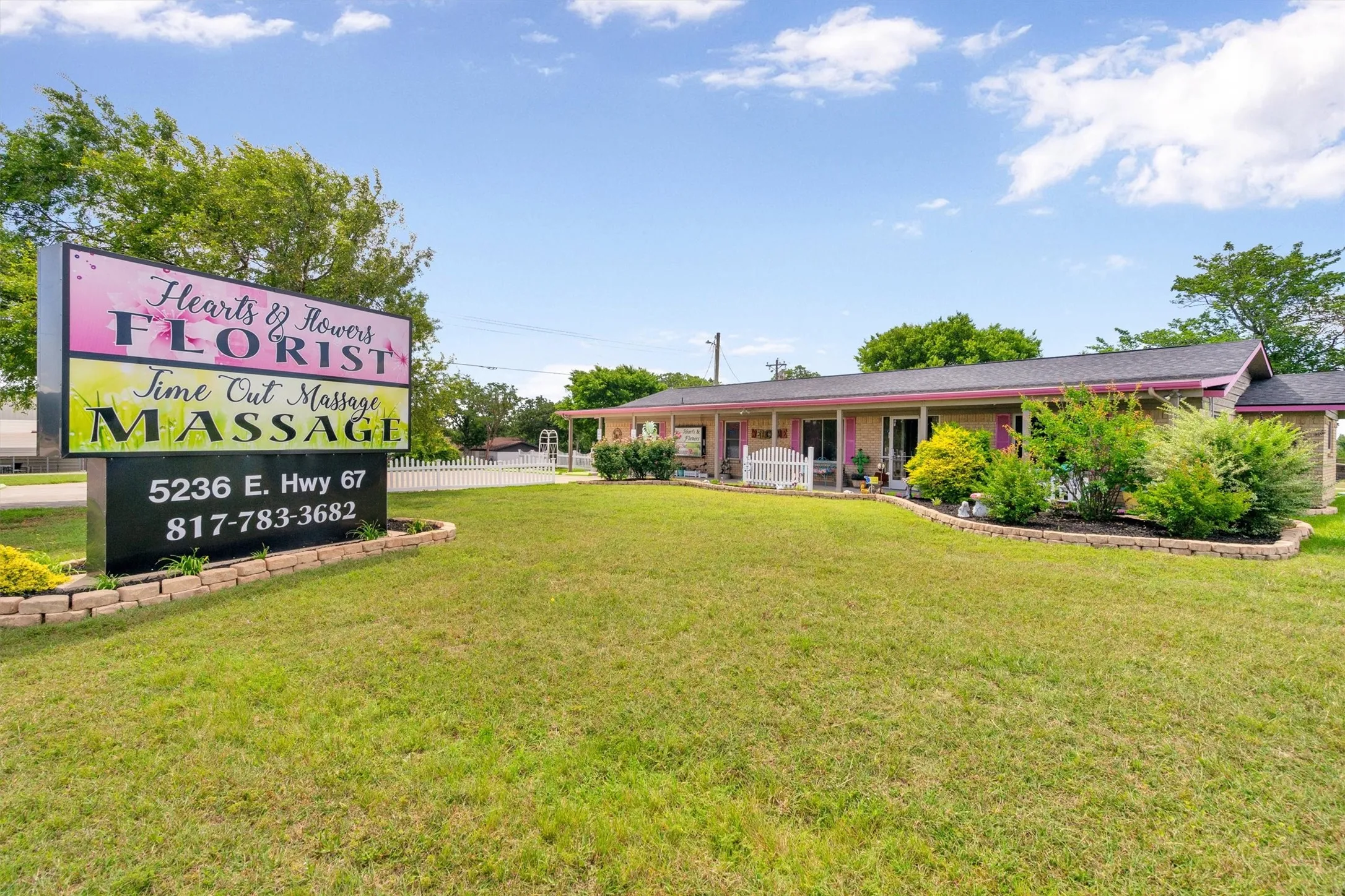 Retail For Sale in Johnson County , 5236 E Highway 67, Alvarado, Texas 76009, 0, 0, Garage spaces, 0 Sqft, built in 1980, mls#21291738, Real Estate Agent in Alvarado, Homes For Sale in Johnson county, Homes For Sale in Alvarado, Realtor in Alvarado Texas, Real Estate Brokerage Independent Realty Texas, Luminita Cordes Realtor