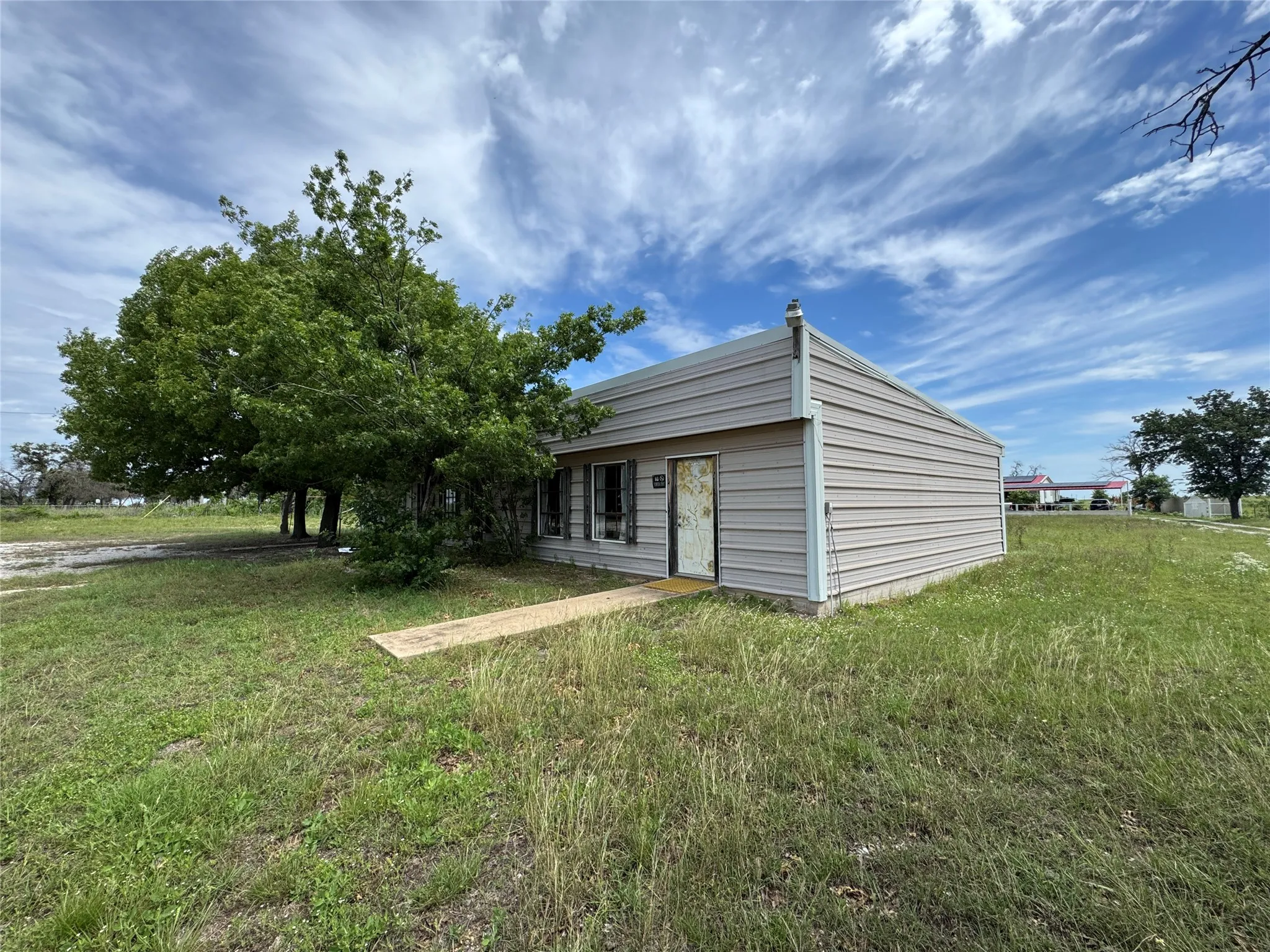 Retail For Sale in Eastland County , 102 N 6 Highway, Carbon, Texas 76435, 0, 0, Garage spaces, 0 Sqft, built in 1980, mls#21292458, Real Estate Agent in Carbon, Homes For Sale in Eastland county, Homes For Sale in Carbon, Realtor in Carbon Texas, Real Estate Brokerage Independent Realty Texas, Luminita Cordes Realtor