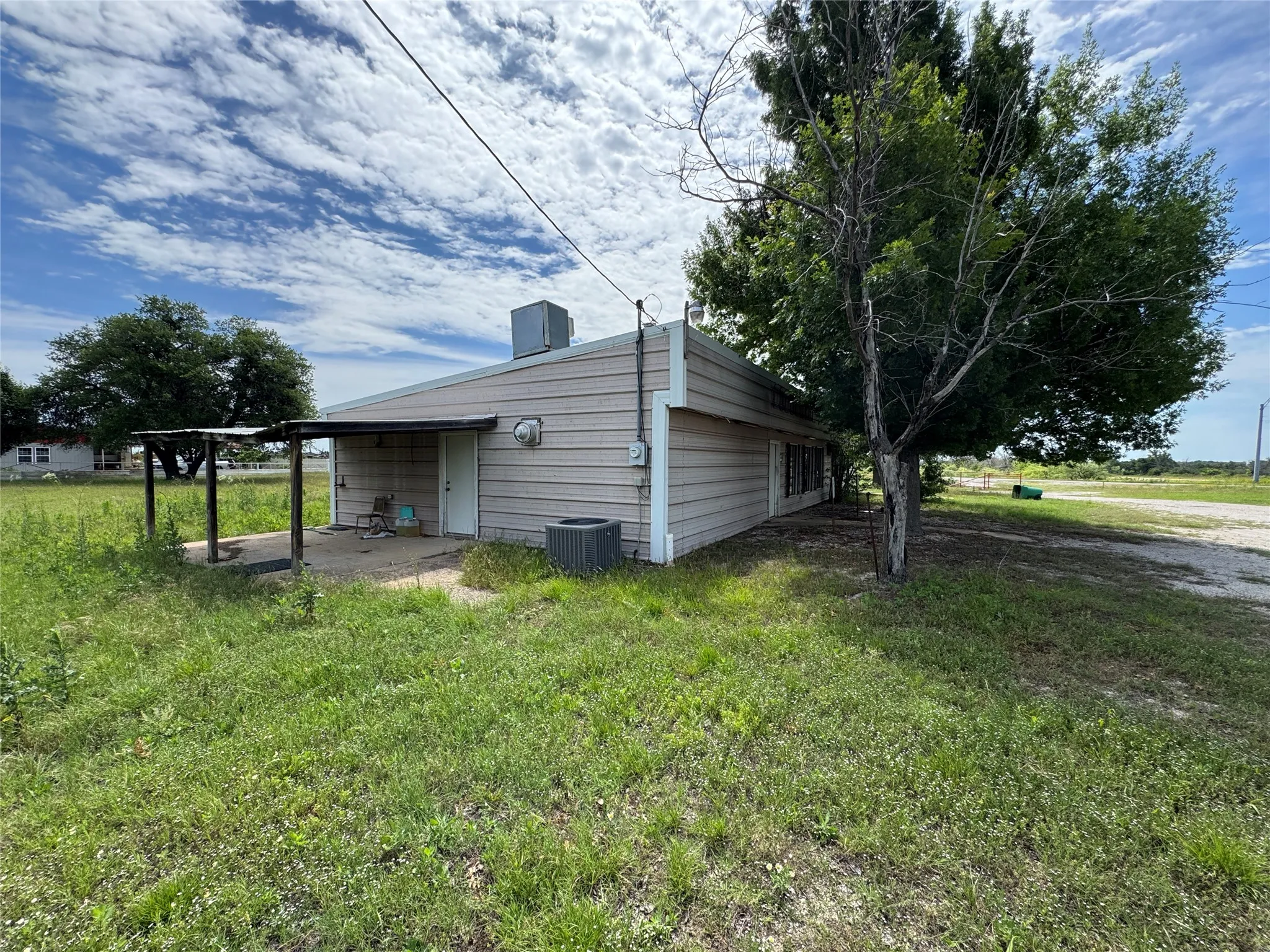 Retail For Sale in Eastland County , 102 N 6 Highway, Carbon, Texas 76435, 0, 0, Garage spaces, 0 Sqft, built in 1980, mls#21292458, Real Estate Agent in Carbon, Homes For Sale in Eastland county, Homes For Sale in Carbon, Realtor in Carbon Texas, Real Estate Brokerage Independent Realty Texas, Luminita Cordes Realtor