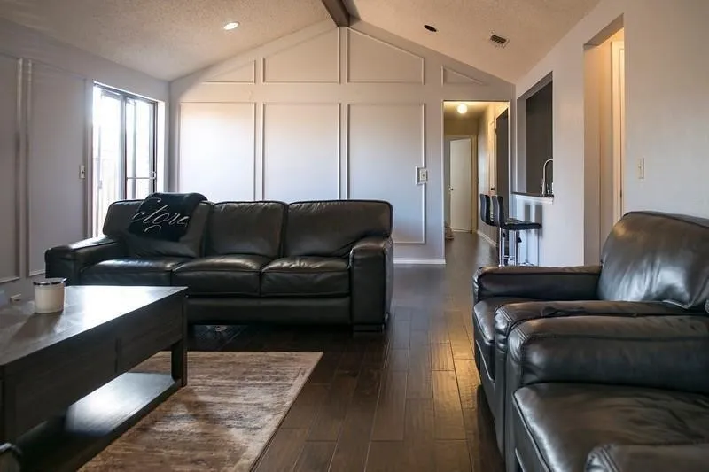 Duplex For Rent in Collin County , 1100 Wimbledon Lane, Plano, Texas 75075, 3 Bedroom, 2 Bathroom, 2 Garage spaces, 1,529 Sqft, built in 1984, mls#21294527, Real Estate Agent in Plano, Homes For Rent in Collin county, Homes For Rent in Plano, Realtor in Plano Texas, Real Estate Brokerage Independent Realty Texas, Luminita Cordes Realtor