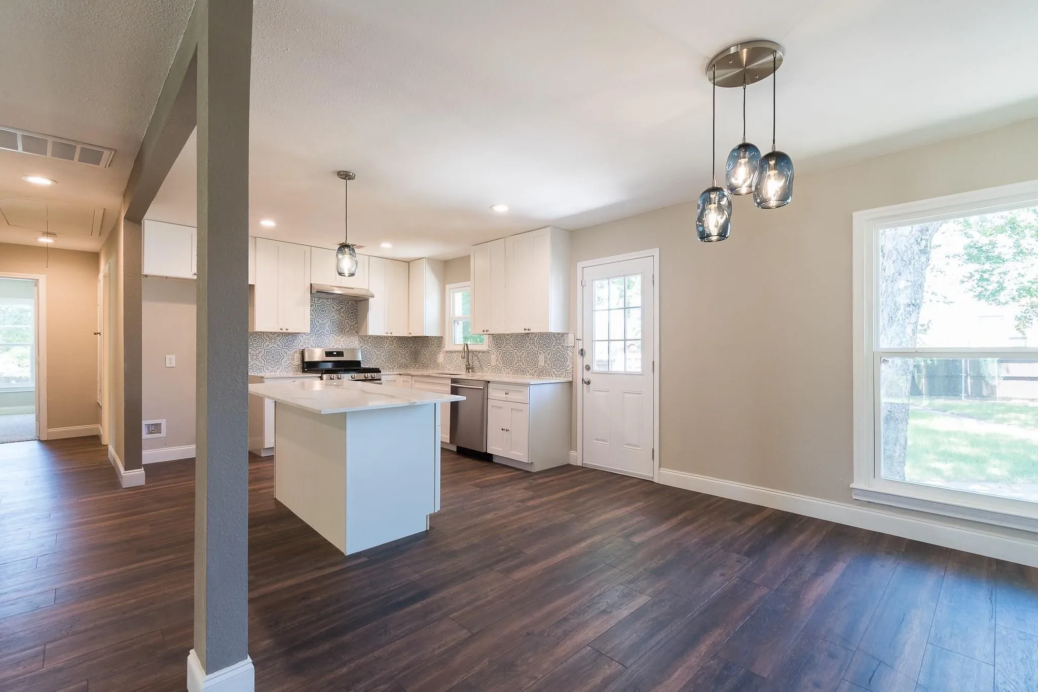 Duplex For Rent in Collin County , 1100 Wimbledon Lane, Plano, Texas 75075, 3 Bedroom, 2 Bathroom, 2 Garage spaces, 1,529 Sqft, built in 1984, mls#21294527, Real Estate Agent in Plano, Homes For Rent in Collin county, Homes For Rent in Plano, Realtor in Plano Texas, Real Estate Brokerage Independent Realty Texas, Luminita Cordes Realtor