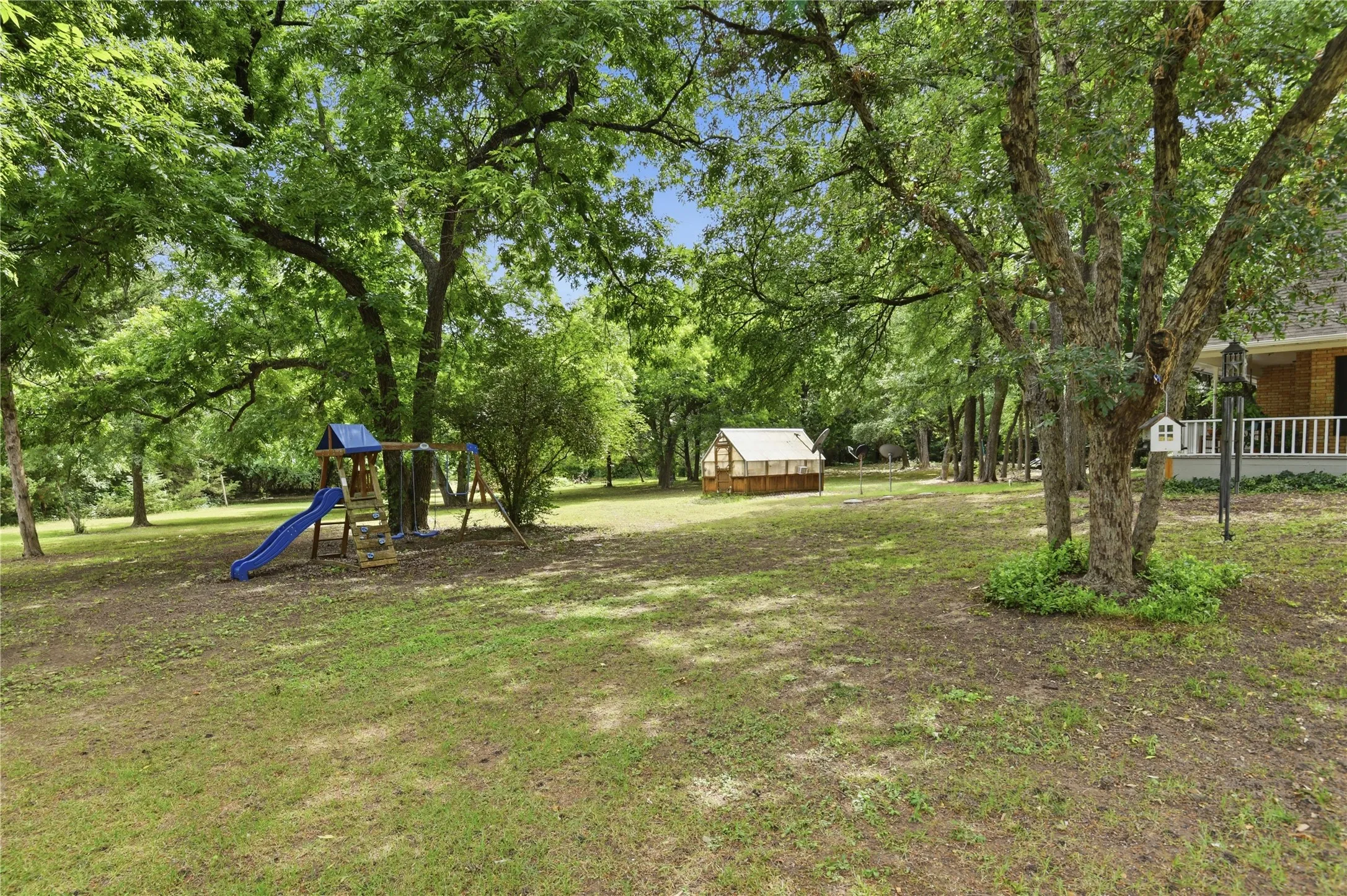 Single Family Residence For Sale in Collin County , 475 Wood Ridge Drive, New Hope, Texas 75071, 4 Bedroom, 4 Bathroom, 2 Garage spaces, 3,316 Sqft, built in 1984, mls#21292622, Real Estate Agent in New Hope, Homes For Sale in Collin county, Homes For Sale in New Hope, Realtor in New Hope Texas, Real Estate Brokerage Independent Realty Texas, Luminita Cordes Realtor