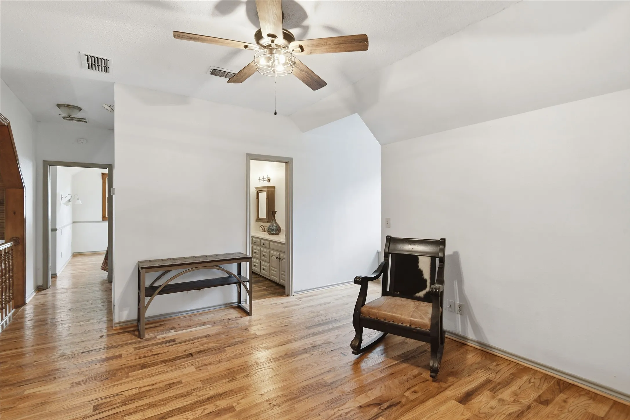 Single Family Residence For Sale in Collin County , 475 Wood Ridge Drive, New Hope, Texas 75071, 4 Bedroom, 4 Bathroom, 2 Garage spaces, 3,316 Sqft, built in 1984, mls#21292622, Real Estate Agent in New Hope, Homes For Sale in Collin county, Homes For Sale in New Hope, Realtor in New Hope Texas, Real Estate Brokerage Independent Realty Texas, Luminita Cordes Realtor