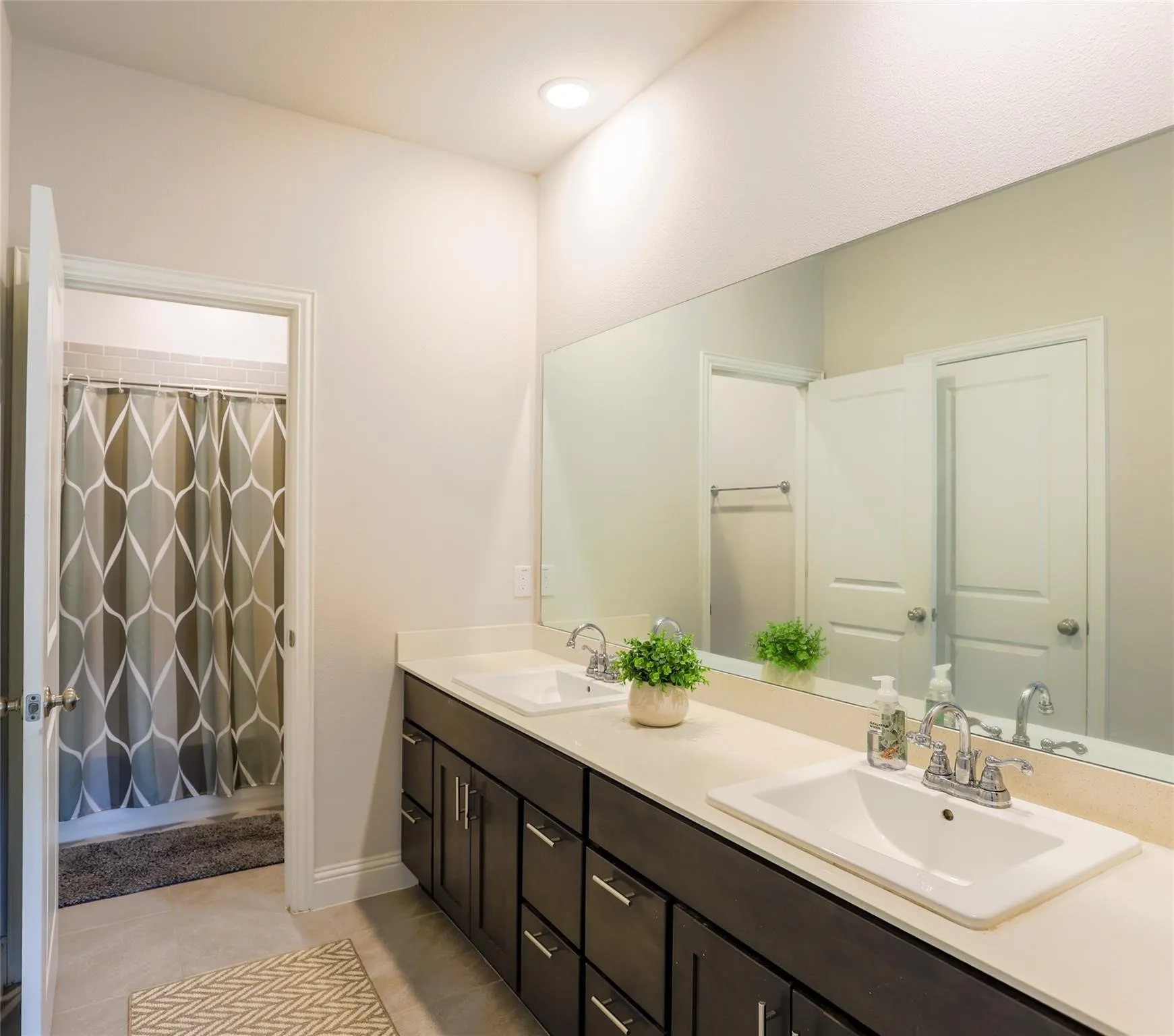 Single Family Residence For Rent in Collin County , 412 Christie Crossing, Celina, Texas 75009, 4 Bedrooms, 3 Bathrooms, 2 Garage spaces, 2,434 Sqft, built in 2021, Price $3,100, mls#21294528, Real Estate Agent in Celina, Homes For Rent in Collin county, Homes For Rent in Celina, Realtor in Celina Texas, Real Estate Brokerage Independent Realty Texas, Luminita Cordes Realtor