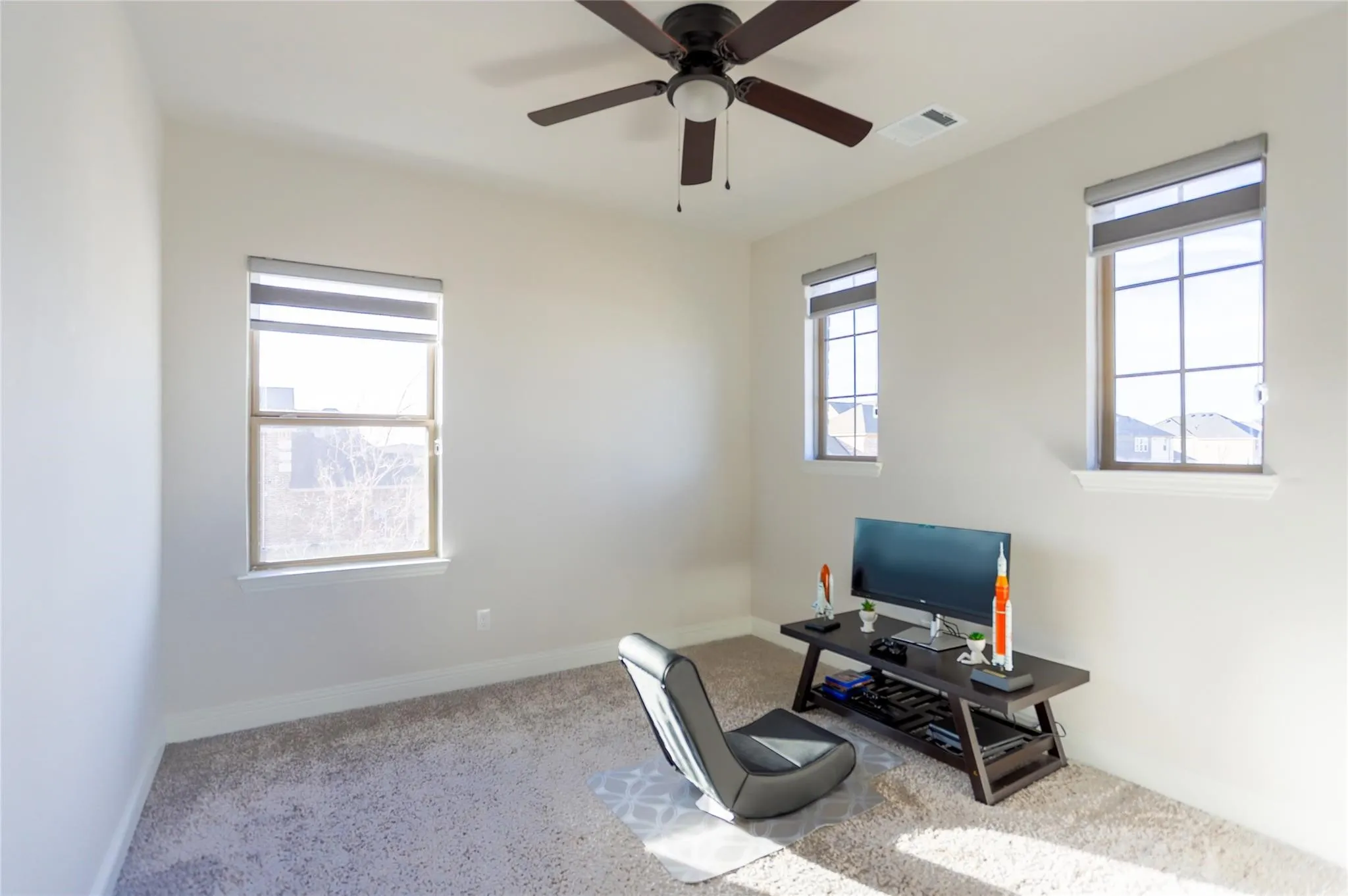 Single Family Residence For Rent in Collin County , 412 Christie Crossing, Celina, Texas 75009, 4 Bedrooms, 3 Bathrooms, 2 Garage spaces, 2,434 Sqft, built in 2021, Price $3,100, mls#21294528, Real Estate Agent in Celina, Homes For Rent in Collin county, Homes For Rent in Celina, Realtor in Celina Texas, Real Estate Brokerage Independent Realty Texas, Luminita Cordes Realtor