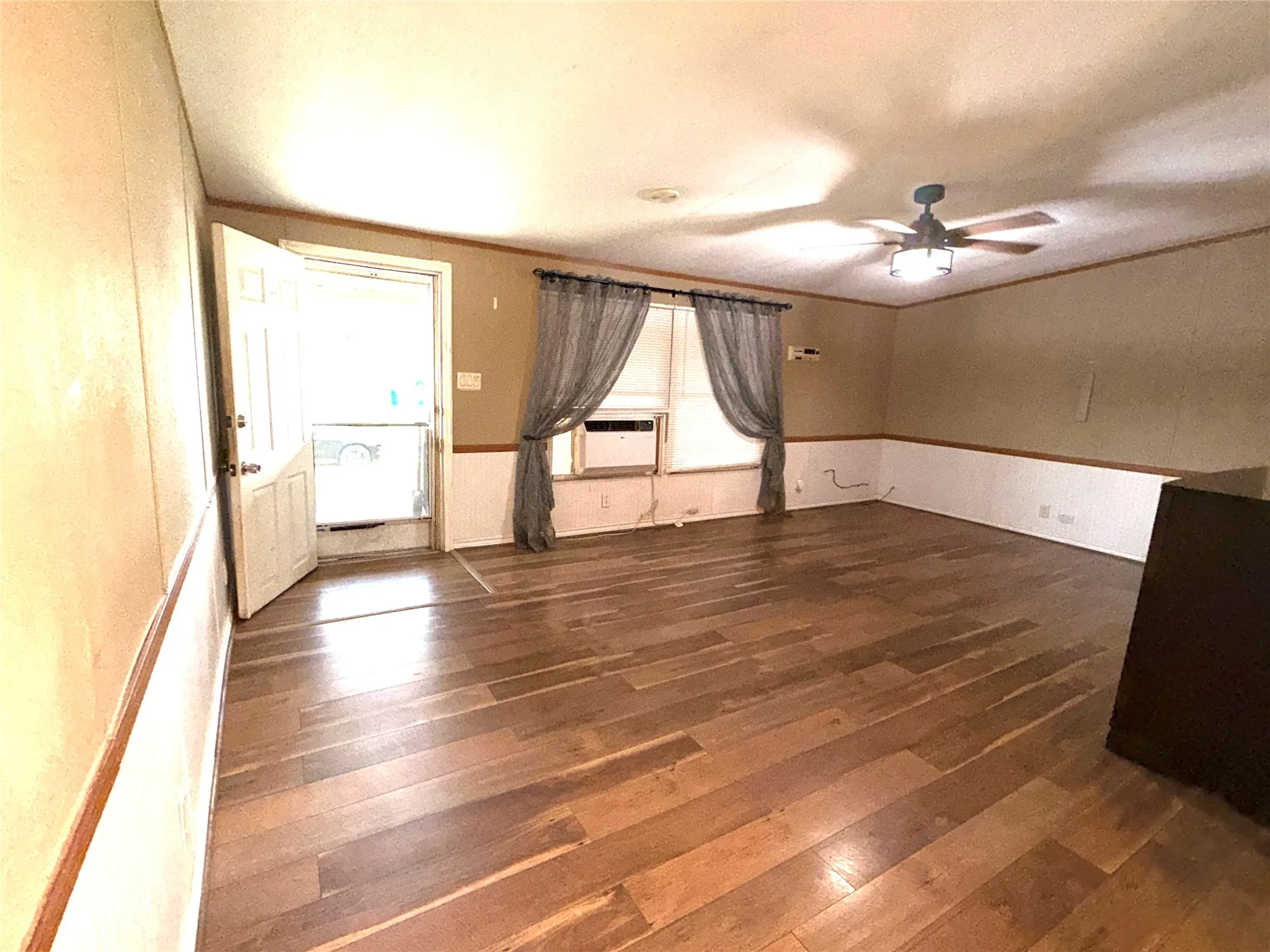 Manufactured Home For Sale in Johnson County , 1344 Honeysuckle Drive, Mansfield, Texas 76063, 3 Bedrooms, 2 Bathrooms, Garage spaces, 1,680 Sqft, built in 1996, Price $220,000, mls#21294328, Real Estate Agent in Mansfield, Homes For Sale in Johnson county, Homes For Sale in Mansfield, Realtor in Mansfield Texas, Real Estate Brokerage Independent Realty Texas, Luminita Cordes Realtor