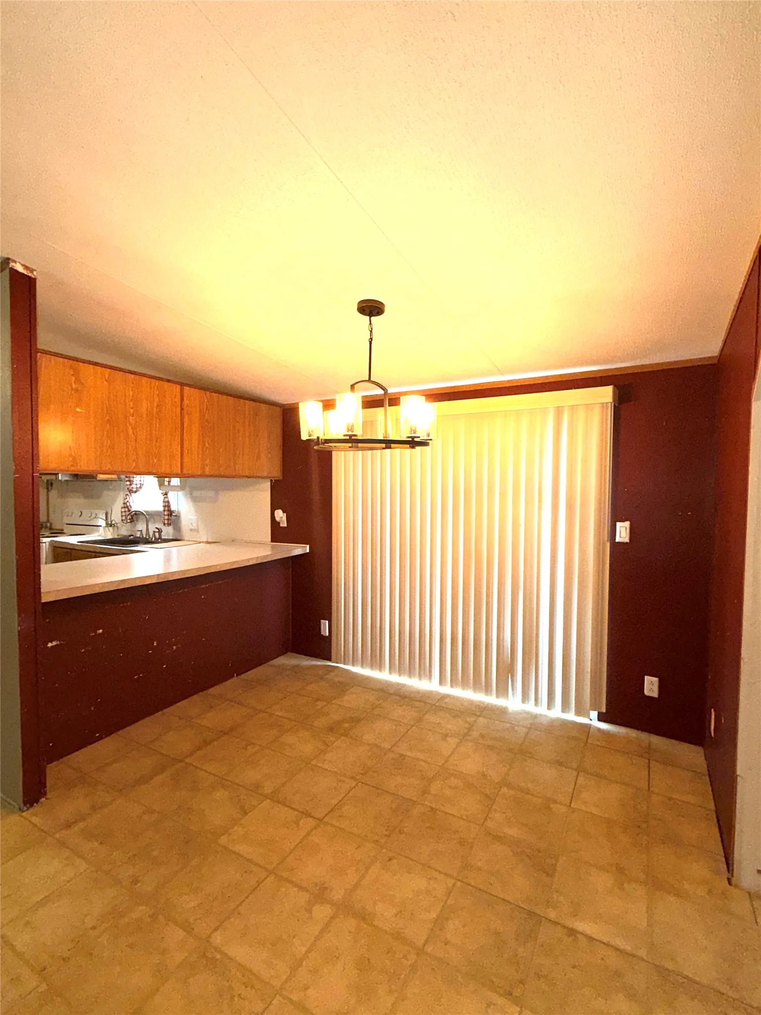 Manufactured Home For Sale in Johnson County , 1344 Honeysuckle Drive, Mansfield, Texas 76063, 3 Bedrooms, 2 Bathrooms, Garage spaces, 1,680 Sqft, built in 1996, Price $220,000, mls#21294328, Real Estate Agent in Mansfield, Homes For Sale in Johnson county, Homes For Sale in Mansfield, Realtor in Mansfield Texas, Real Estate Brokerage Independent Realty Texas, Luminita Cordes Realtor
