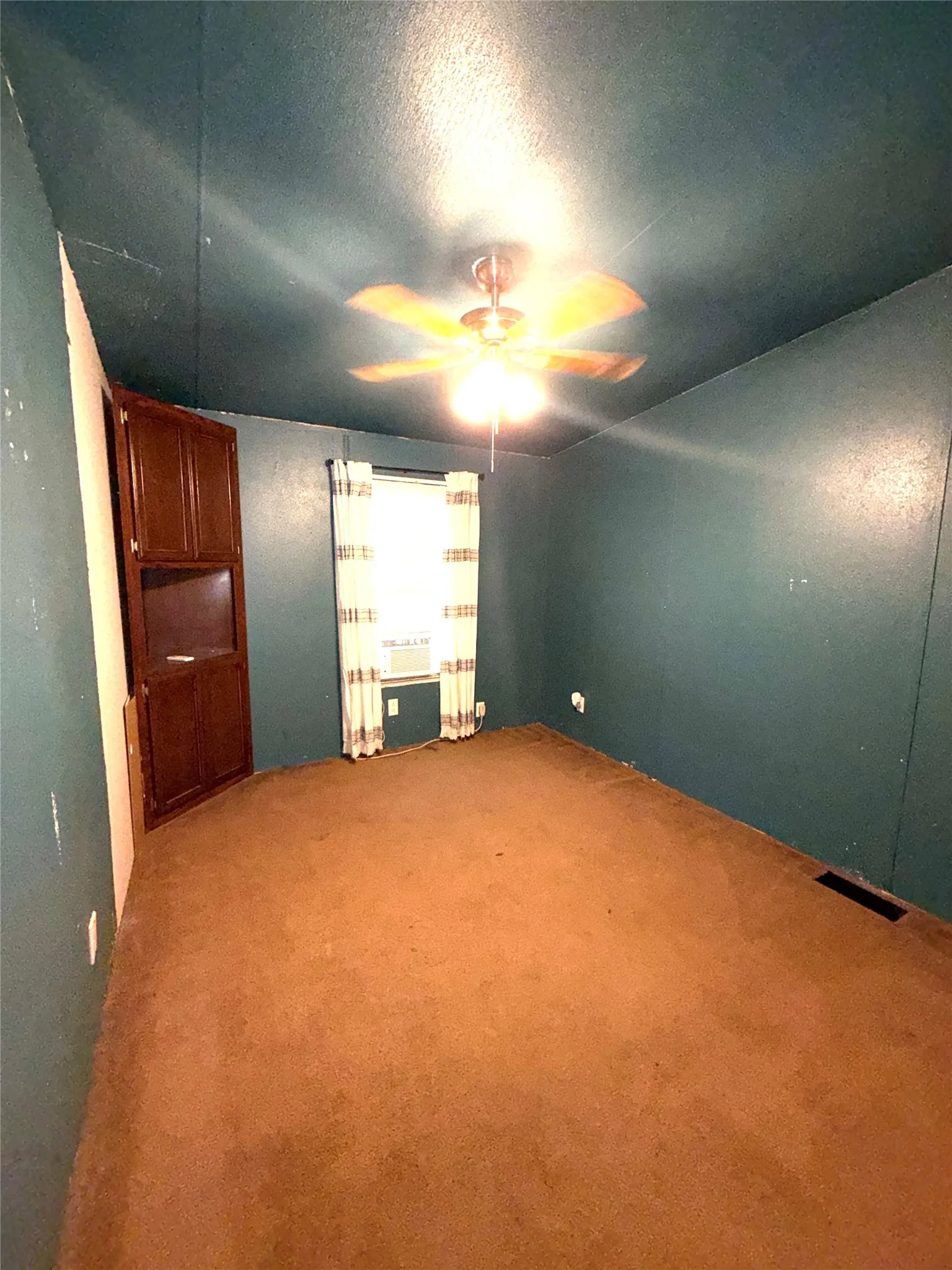 Manufactured Home For Sale in Johnson County , 1344 Honeysuckle Drive, Mansfield, Texas 76063, 3 Bedrooms, 2 Bathrooms, Garage spaces, 1,680 Sqft, built in 1996, Price $220,000, mls#21294328, Real Estate Agent in Mansfield, Homes For Sale in Johnson county, Homes For Sale in Mansfield, Realtor in Mansfield Texas, Real Estate Brokerage Independent Realty Texas, Luminita Cordes Realtor