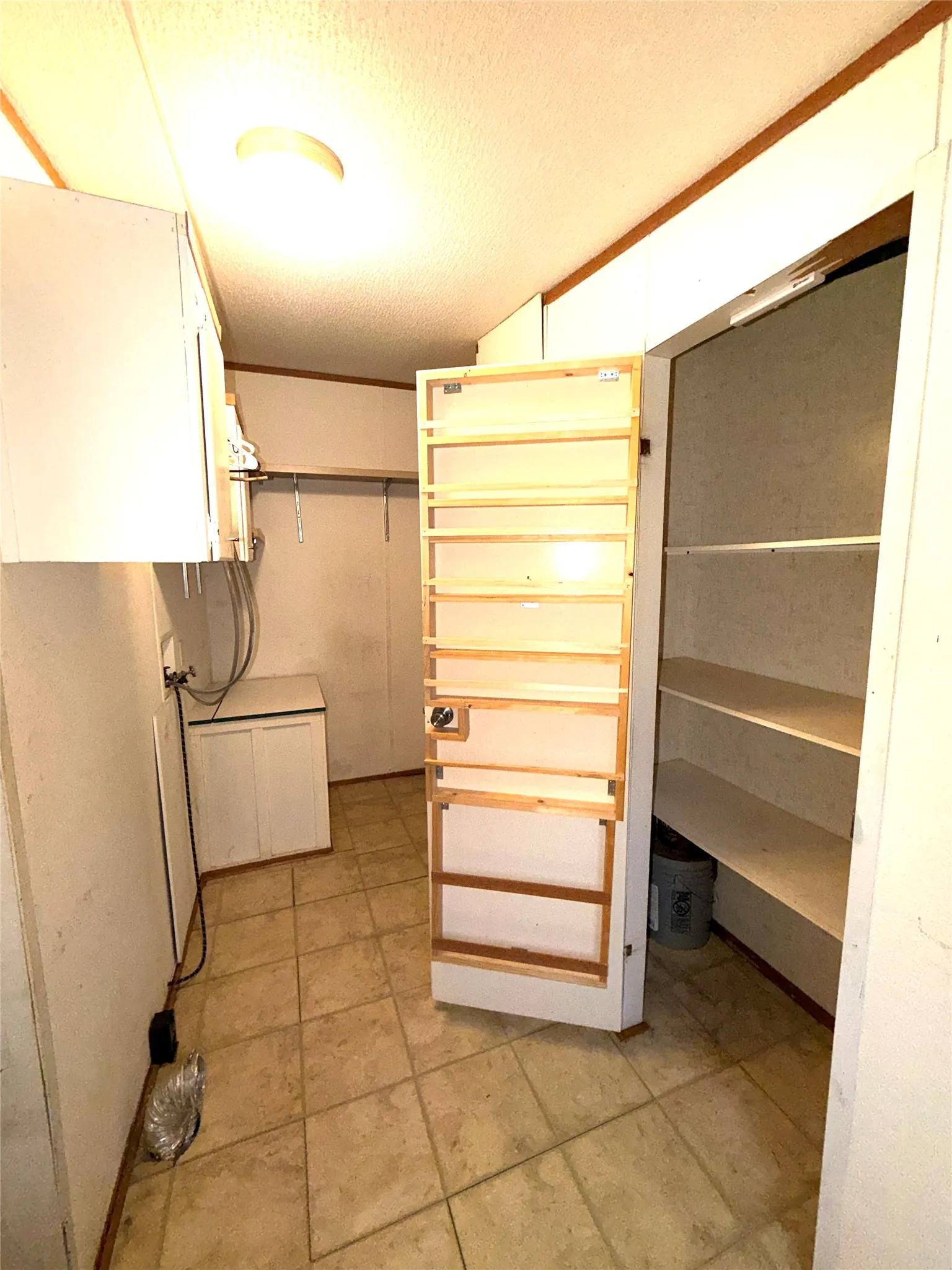 Manufactured Home For Sale in Johnson County , 1344 Honeysuckle Drive, Mansfield, Texas 76063, 3 Bedrooms, 2 Bathrooms, Garage spaces, 1,680 Sqft, built in 1996, Price $220,000, mls#21294328, Real Estate Agent in Mansfield, Homes For Sale in Johnson county, Homes For Sale in Mansfield, Realtor in Mansfield Texas, Real Estate Brokerage Independent Realty Texas, Luminita Cordes Realtor