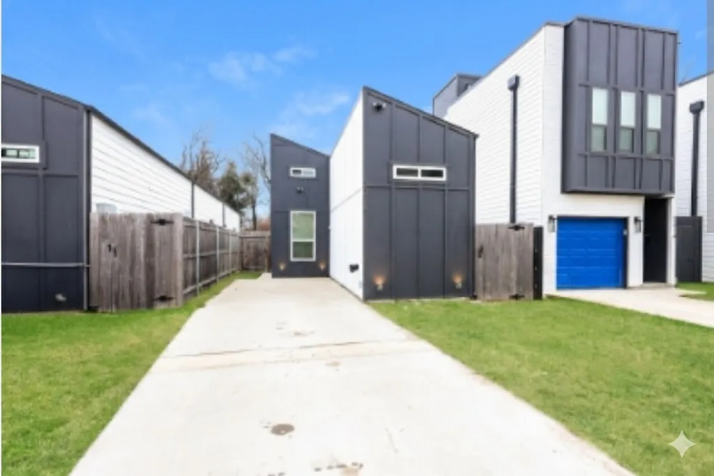 Single Family Residence For Rent in Dallas County , 2216 Dyson Street, Dallas, Texas 75215, 3 Bedroom, 2 Bathroom, Garage spaces, 1,056 Sqft, built in 2023, mls#21294544, Real Estate Agent in Dallas, Homes For Rent in Dallas county, Homes For Rent in Dallas, Realtor in Dallas Texas, Real Estate Brokerage Independent Realty Texas, Luminita Cordes Realtor