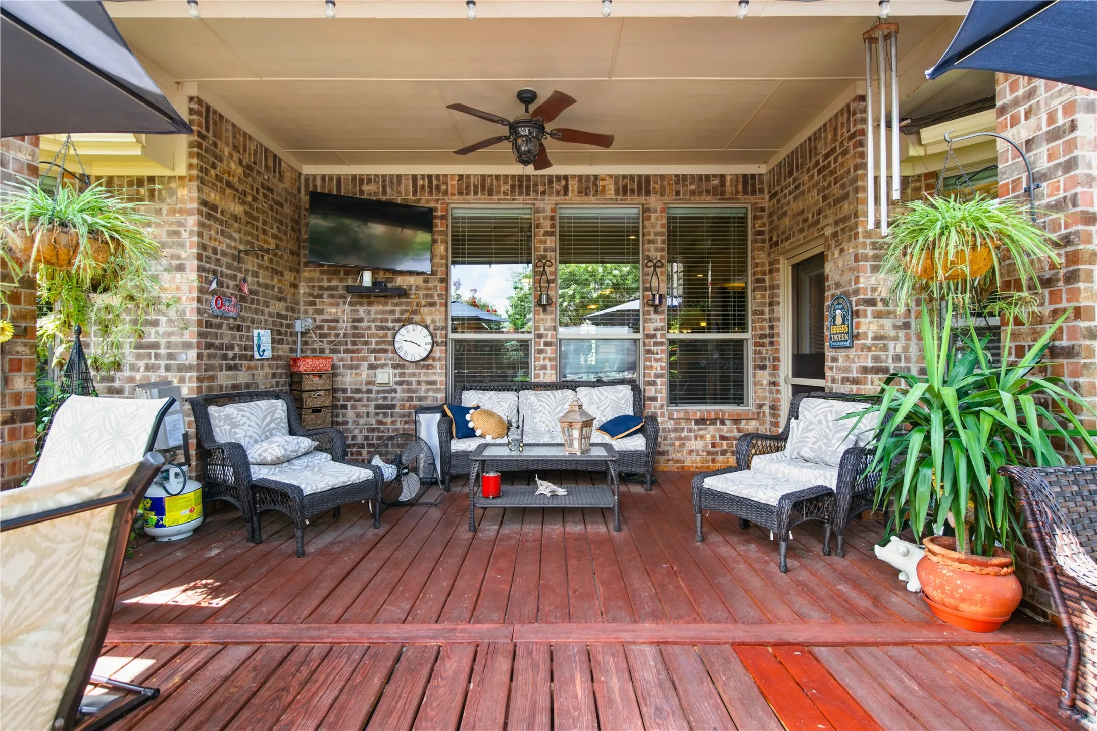Entertaining Covered Patio