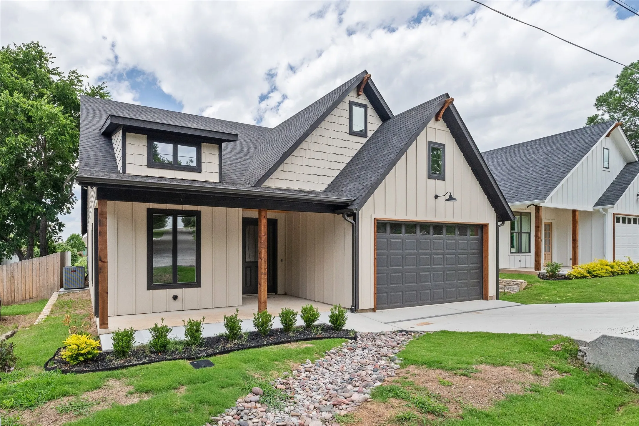Single Family Residence For Sale in Hood County , 1012 Mustang Trail, Granbury, Texas 76049, 3 Bedroom, 2 Bathroom, 2 Garage spaces, 1,572 Sqft, built in 2026, mls#21294391, Real Estate Agent in Granbury, Homes For Sale in Hood county, Homes For Sale in Granbury, Realtor in Granbury Texas, Real Estate Brokerage Independent Realty Texas, Luminita Cordes Realtor