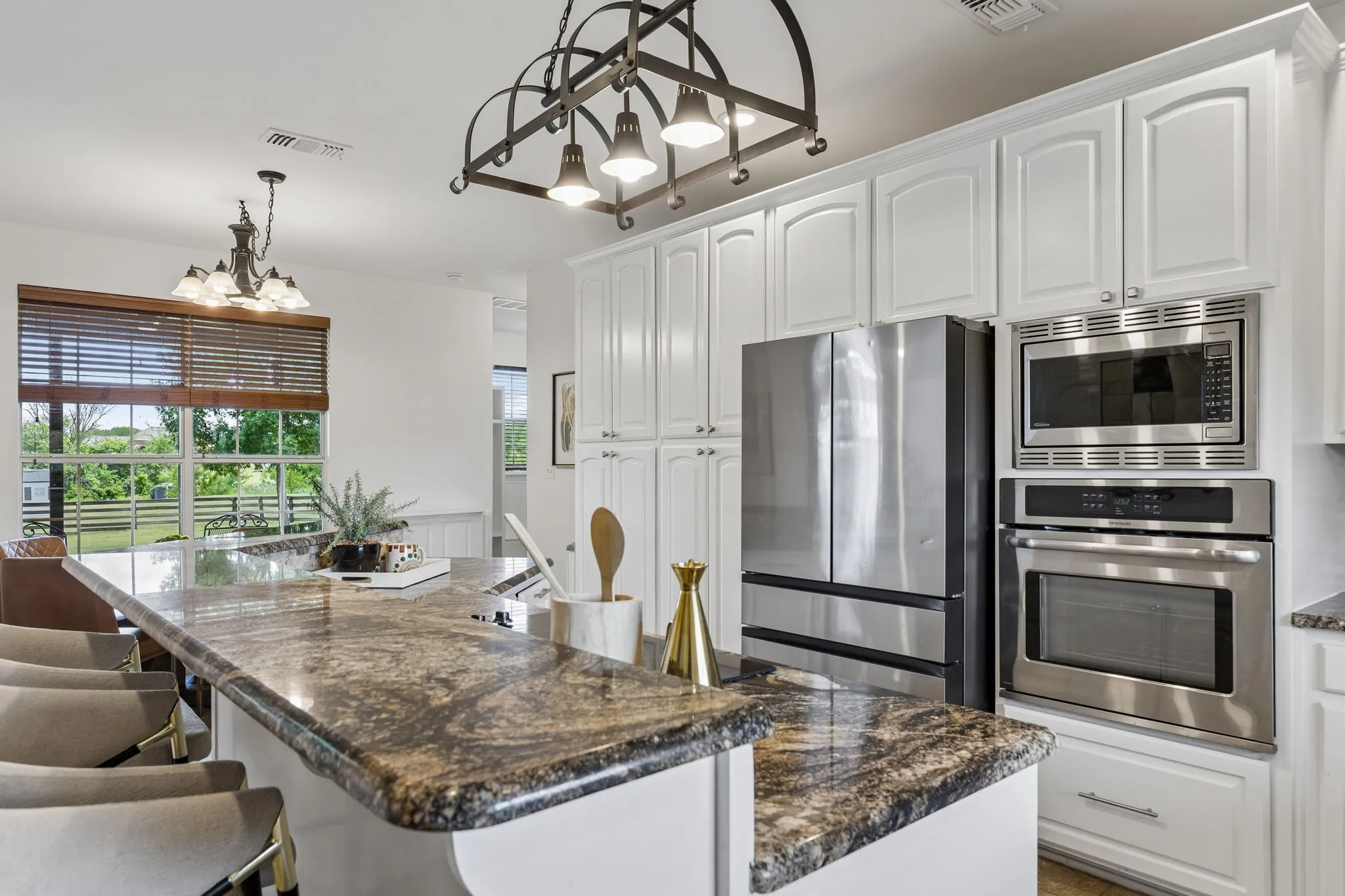 Stainless appliances and refrigerator conveys with home