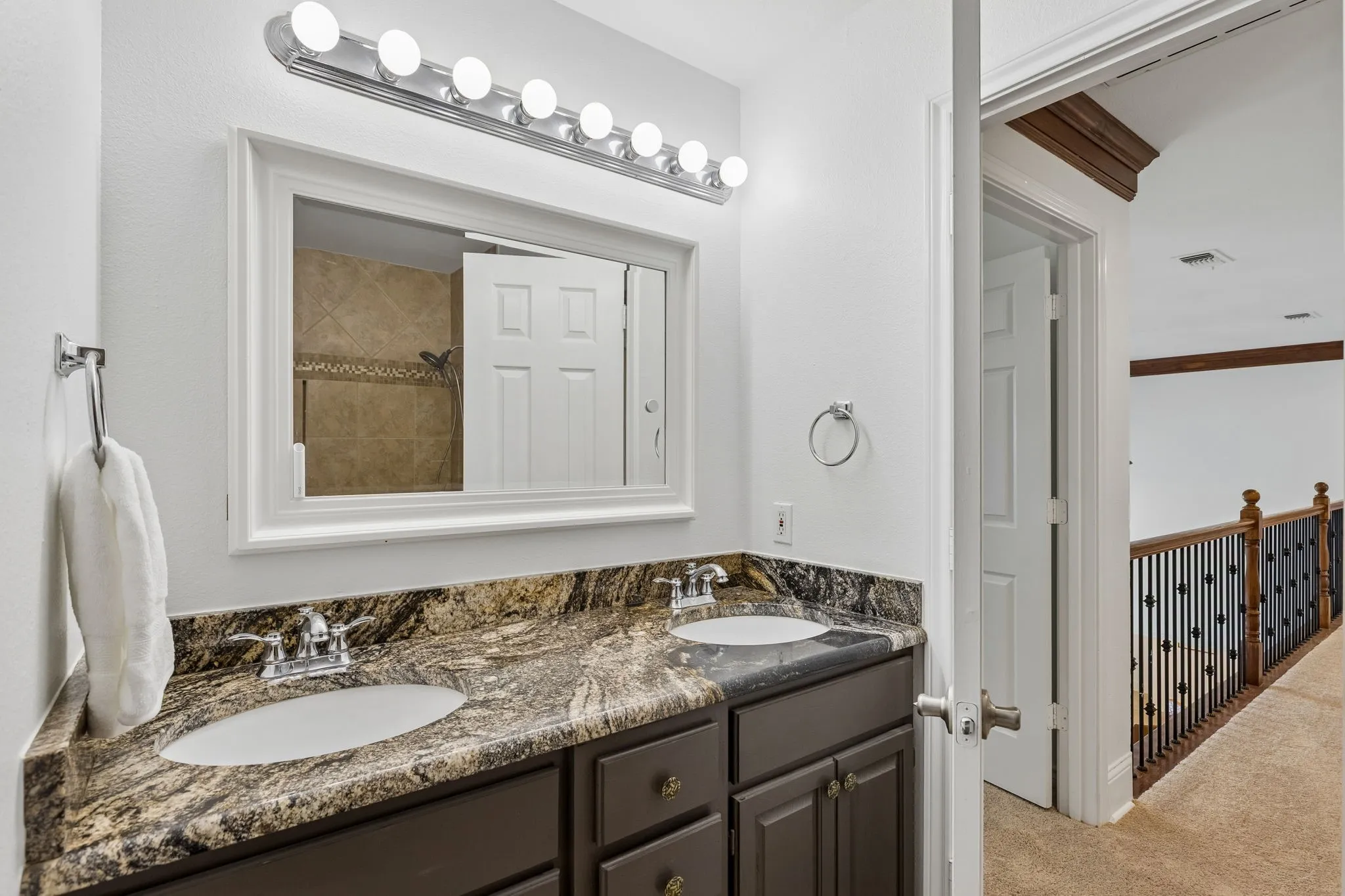 Single Family Residence For Sale in Grayson County , 117 Galvan Lane, Van Alstyne, Texas 75495, 4 Bedroom, 4 Bathroom, 3 Garage spaces, 3,562 Sqft, built in 2003, mls#21292663, Real Estate Agent in Van Alstyne, Homes For Sale in Grayson county, Homes For Sale in Van Alstyne, Realtor in Van Alstyne Texas, Real Estate Brokerage Independent Realty Texas, Luminita Cordes Realtor