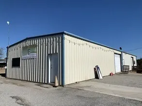 Industrial For Rent in Fannin County , 309 US 69, Trenton, Texas 75490, 0, 0, Garage spaces, 0 Sqft, built in 2001, Price $14, mls#21294578, Real Estate Agent in Trenton, Homes For Rent in Fannin county, Homes For Rent in Trenton, Realtor in Trenton Texas, Real Estate Brokerage Independent Realty Texas, Luminita Cordes Realtor