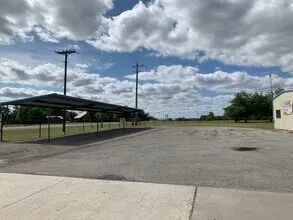 Industrial For Rent in Fannin County , 309 US 69, Trenton, Texas 75490, 0, 0, Garage spaces, 0 Sqft, built in 2001, Price $14, mls#21294578, Real Estate Agent in Trenton, Homes For Rent in Fannin county, Homes For Rent in Trenton, Realtor in Trenton Texas, Real Estate Brokerage Independent Realty Texas, Luminita Cordes Realtor