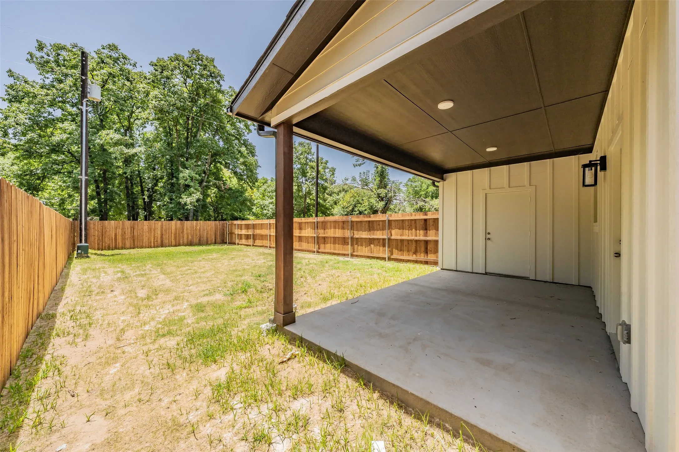 Duplex For Rent in Wise County , 211 Trinity Street, Bridgeport, Texas 76426, 3 Bedroom, 3 Bathroom, Garage spaces, 1,459 Sqft, built in 2025, mls#21294574, Real Estate Agent in Bridgeport, Homes For Rent in Wise county, Homes For Rent in Bridgeport, Realtor in Bridgeport Texas, Real Estate Brokerage Independent Realty Texas, Luminita Cordes Realtor