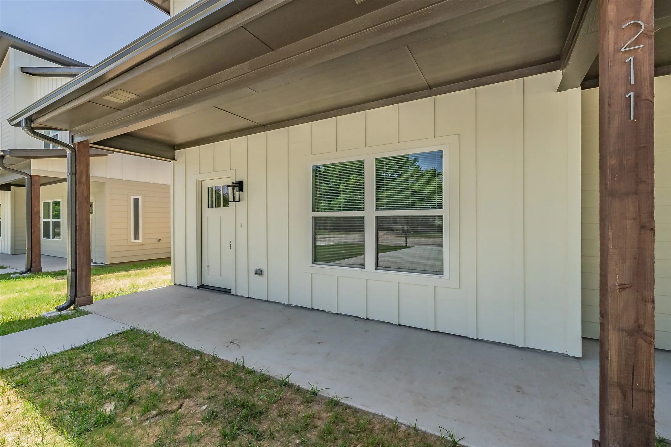 Duplex For Rent in Wise County , 211 Trinity Street, Bridgeport, Texas 76426, 3 Bedroom, 3 Bathroom, Garage spaces, 1,459 Sqft, built in 2025, mls#21294574, Real Estate Agent in Bridgeport, Homes For Rent in Wise county, Homes For Rent in Bridgeport, Realtor in Bridgeport Texas, Real Estate Brokerage Independent Realty Texas, Luminita Cordes Realtor