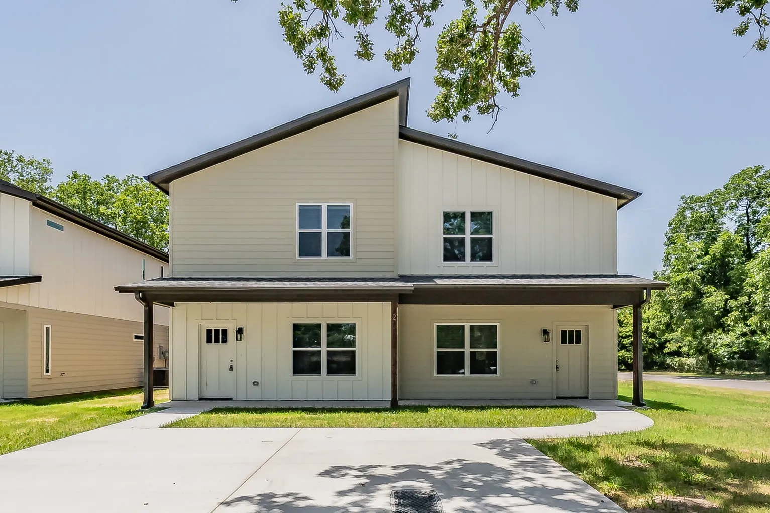 Duplex For Rent in Wise County , 211 Trinity Street, Bridgeport, Texas 76426, 3 Bedroom, 3 Bathroom, Garage spaces, 1,459 Sqft, built in 2025, mls#21294574, Real Estate Agent in Bridgeport, Homes For Rent in Wise county, Homes For Rent in Bridgeport, Realtor in Bridgeport Texas, Real Estate Brokerage Independent Realty Texas, Luminita Cordes Realtor
