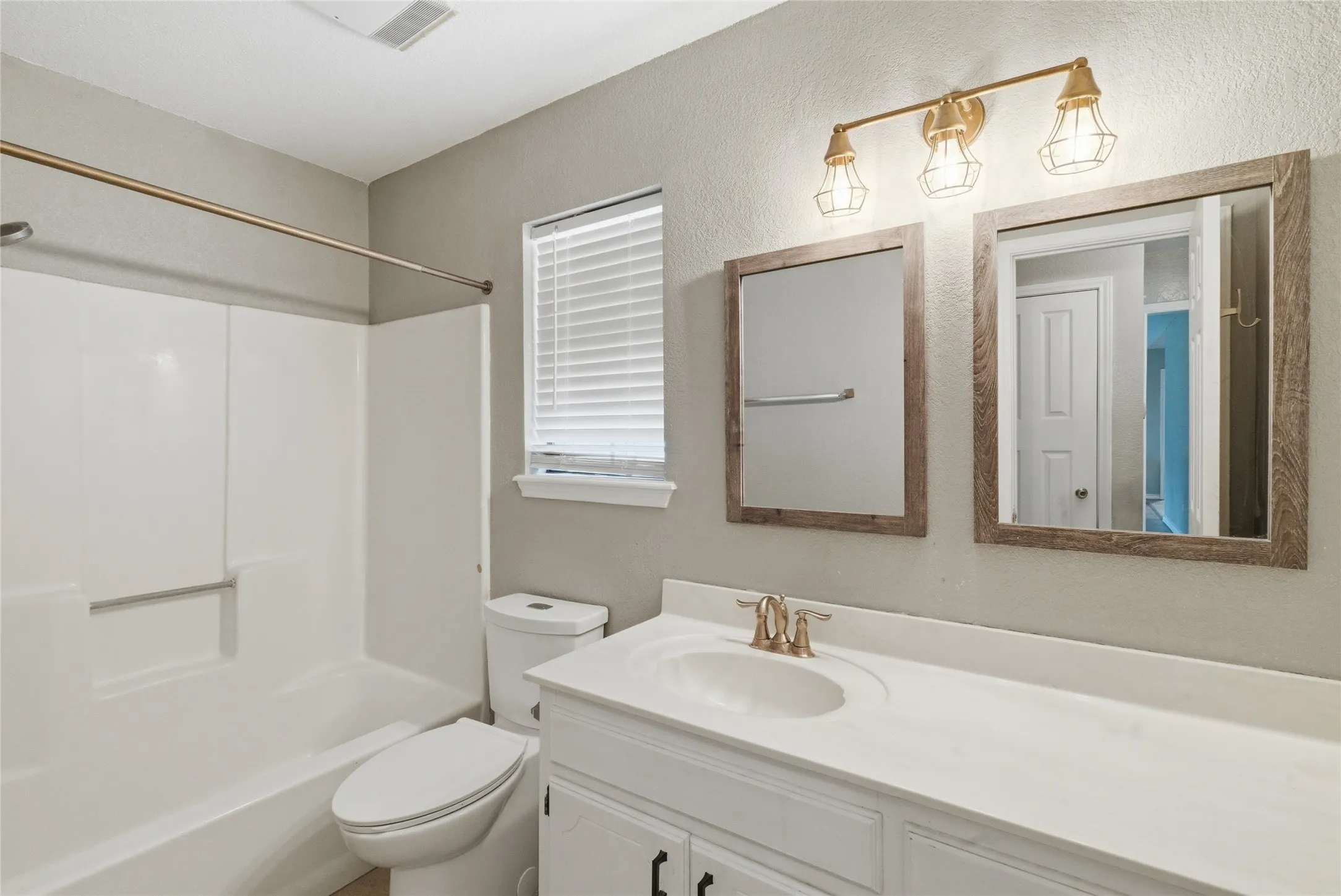 Single Family Residence For Sale in Erath County , 119 Blue Jay Street, Stephenville, Texas 76401, 4 Bedroom, 2 Bathroom, Garage spaces, 1,557 Sqft, built in 1987, mls#21293973, Real Estate Agent in Stephenville, Homes For Sale in Erath county, Homes For Sale in Stephenville, Realtor in Stephenville Texas, Real Estate Brokerage Independent Realty Texas, Luminita Cordes Realtor