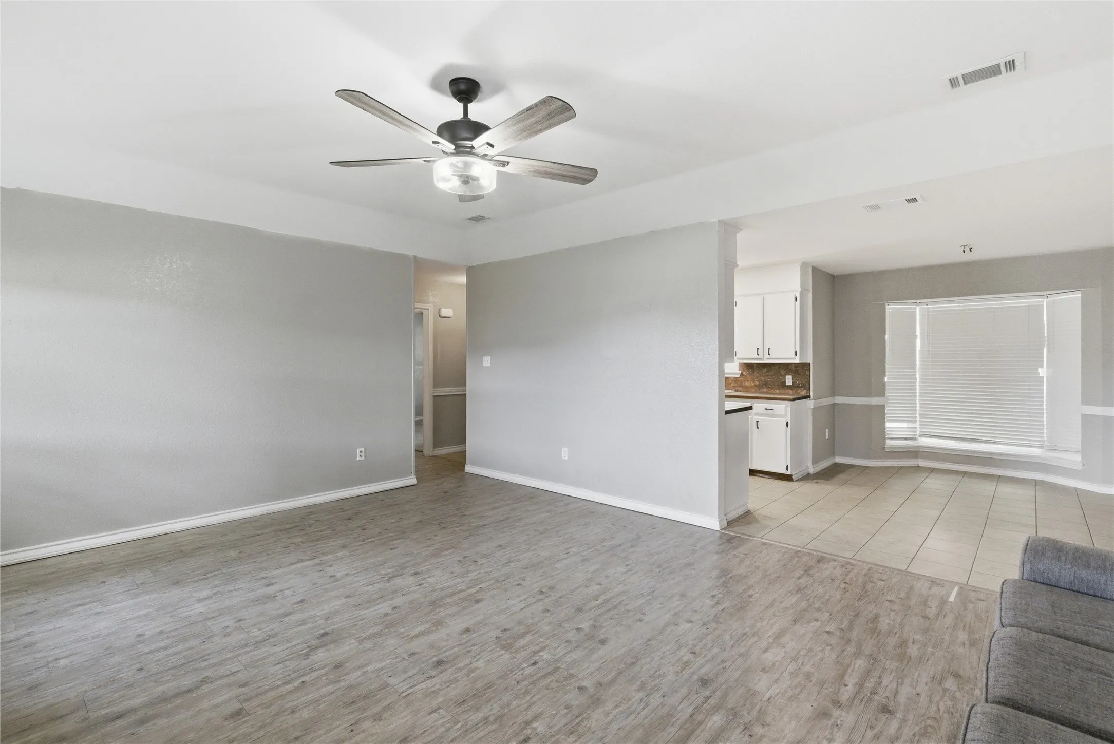 Single Family Residence For Sale in Erath County , 119 Blue Jay Street, Stephenville, Texas 76401, 4 Bedroom, 2 Bathroom, Garage spaces, 1,557 Sqft, built in 1987, mls#21293973, Real Estate Agent in Stephenville, Homes For Sale in Erath county, Homes For Sale in Stephenville, Realtor in Stephenville Texas, Real Estate Brokerage Independent Realty Texas, Luminita Cordes Realtor