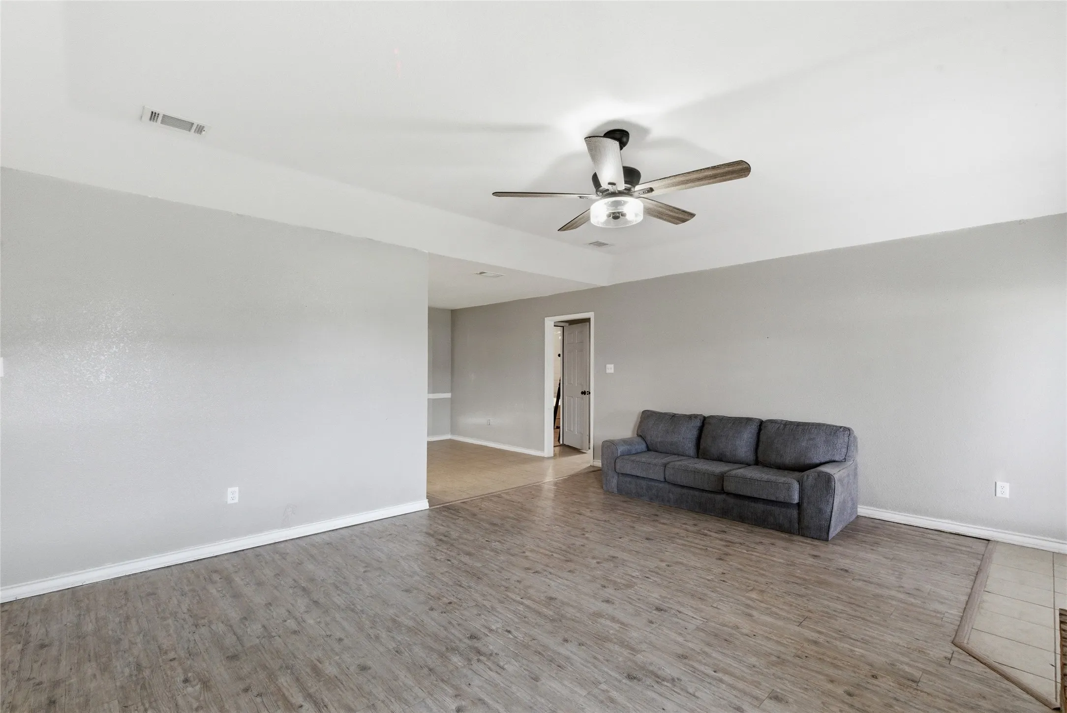 Single Family Residence For Sale in Erath County , 119 Blue Jay Street, Stephenville, Texas 76401, 4 Bedroom, 2 Bathroom, Garage spaces, 1,557 Sqft, built in 1987, mls#21293973, Real Estate Agent in Stephenville, Homes For Sale in Erath county, Homes For Sale in Stephenville, Realtor in Stephenville Texas, Real Estate Brokerage Independent Realty Texas, Luminita Cordes Realtor