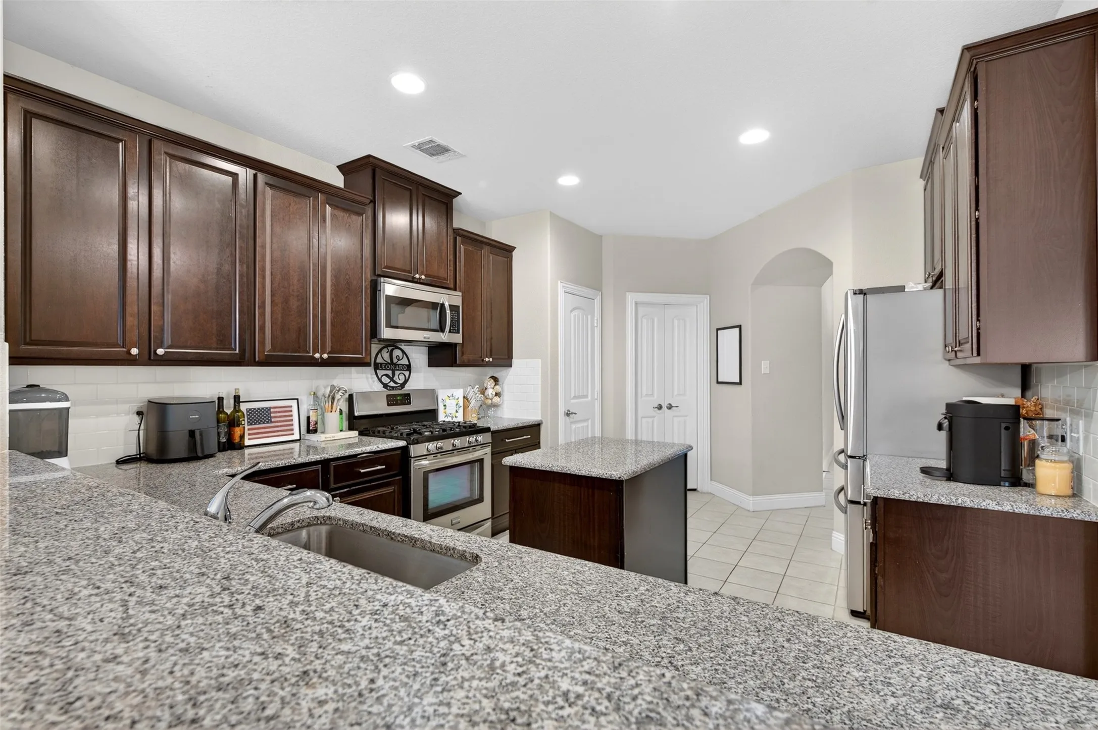 Single Family Residence For Sale in Denton County , 3704 Wrexham Street, Frisco, Texas 75036, 3 Bedrooms, 2 Bathrooms, 2 Garage spaces, 1,862 Sqft, built in 2015, Price $409,000, mls#21294573, Real Estate Agent in Frisco, Homes For Sale in Denton county, Homes For Sale in Frisco, Realtor in Frisco Texas, Real Estate Brokerage Independent Realty Texas, Luminita Cordes Realtor