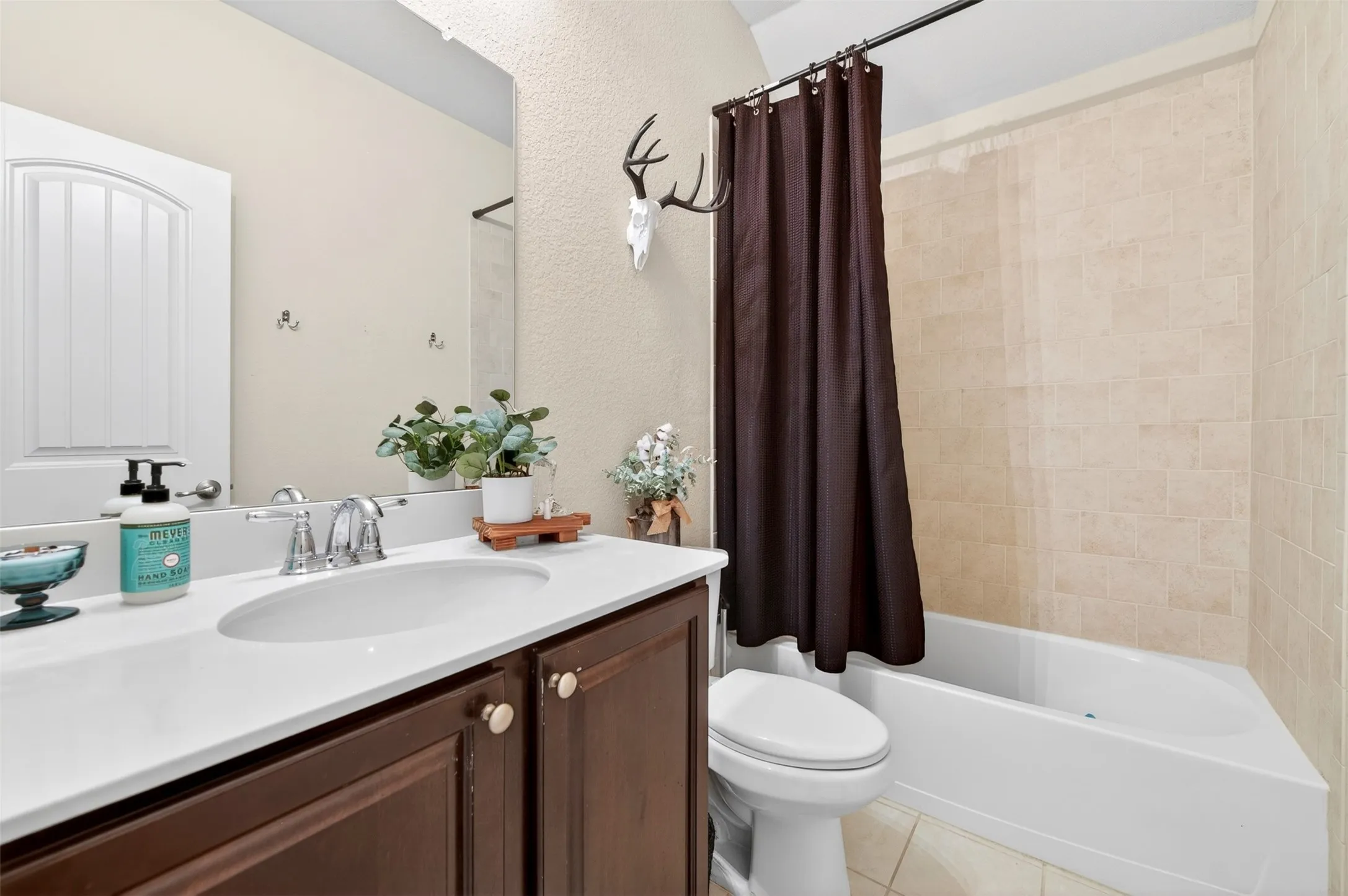 Single Family Residence For Sale in Denton County , 3704 Wrexham Street, Frisco, Texas 75036, 3 Bedrooms, 2 Bathrooms, 2 Garage spaces, 1,862 Sqft, built in 2015, Price $409,000, mls#21294573, Real Estate Agent in Frisco, Homes For Sale in Denton county, Homes For Sale in Frisco, Realtor in Frisco Texas, Real Estate Brokerage Independent Realty Texas, Luminita Cordes Realtor
