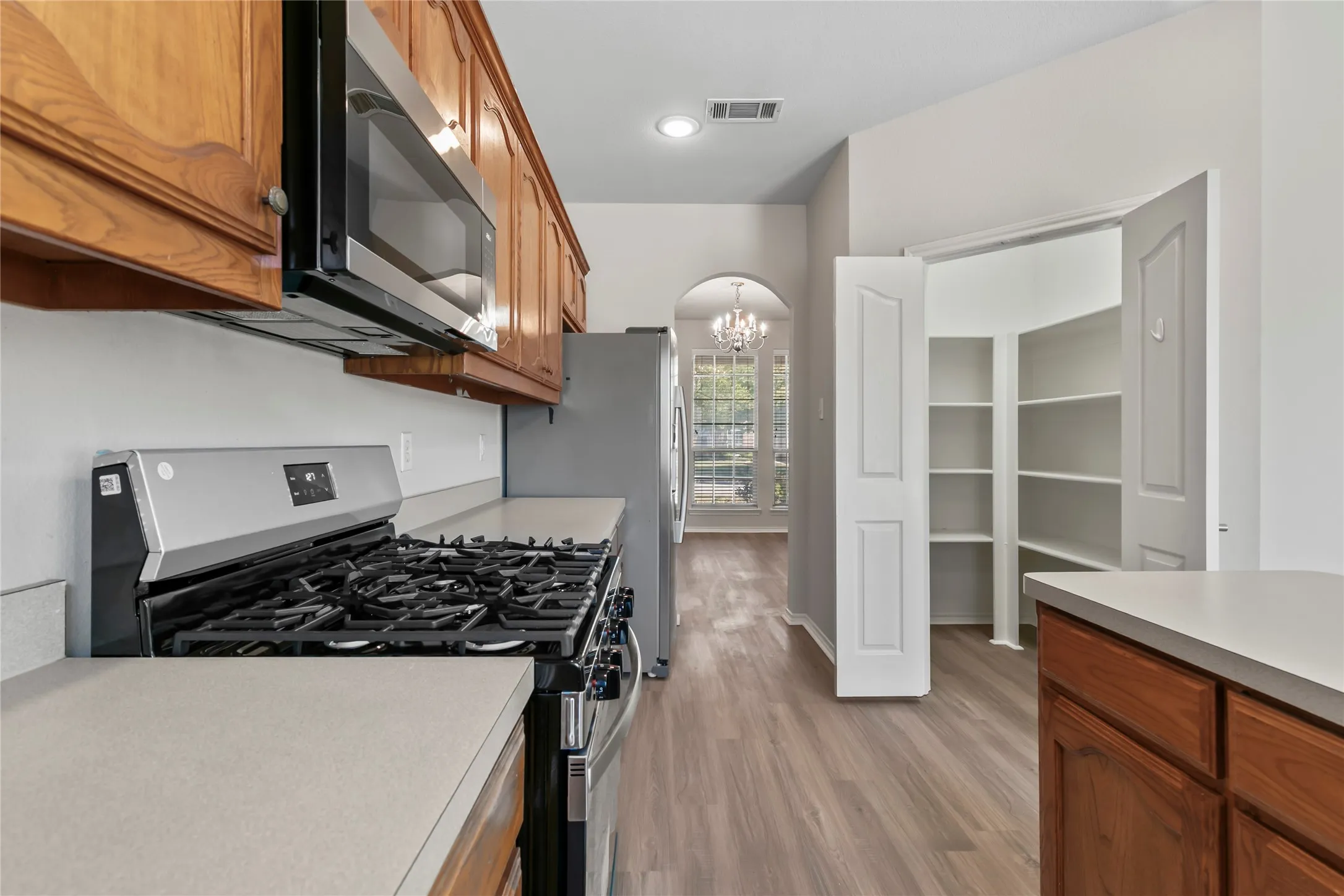 Single Family Residence For Rent in Tarrant County , 3904 Grantsville Drive, Fort Worth, Texas 76244, 4 Bedroom, 3 Bathroom, 2 Garage spaces, 2,446 Sqft, built in 2004, mls#21294595, Real Estate Agent in Fort Worth, Homes For Rent in Tarrant county, Homes For Rent in Fort Worth, Realtor in Fort Worth Texas, Real Estate Brokerage Independent Realty Texas, Luminita Cordes Realtor