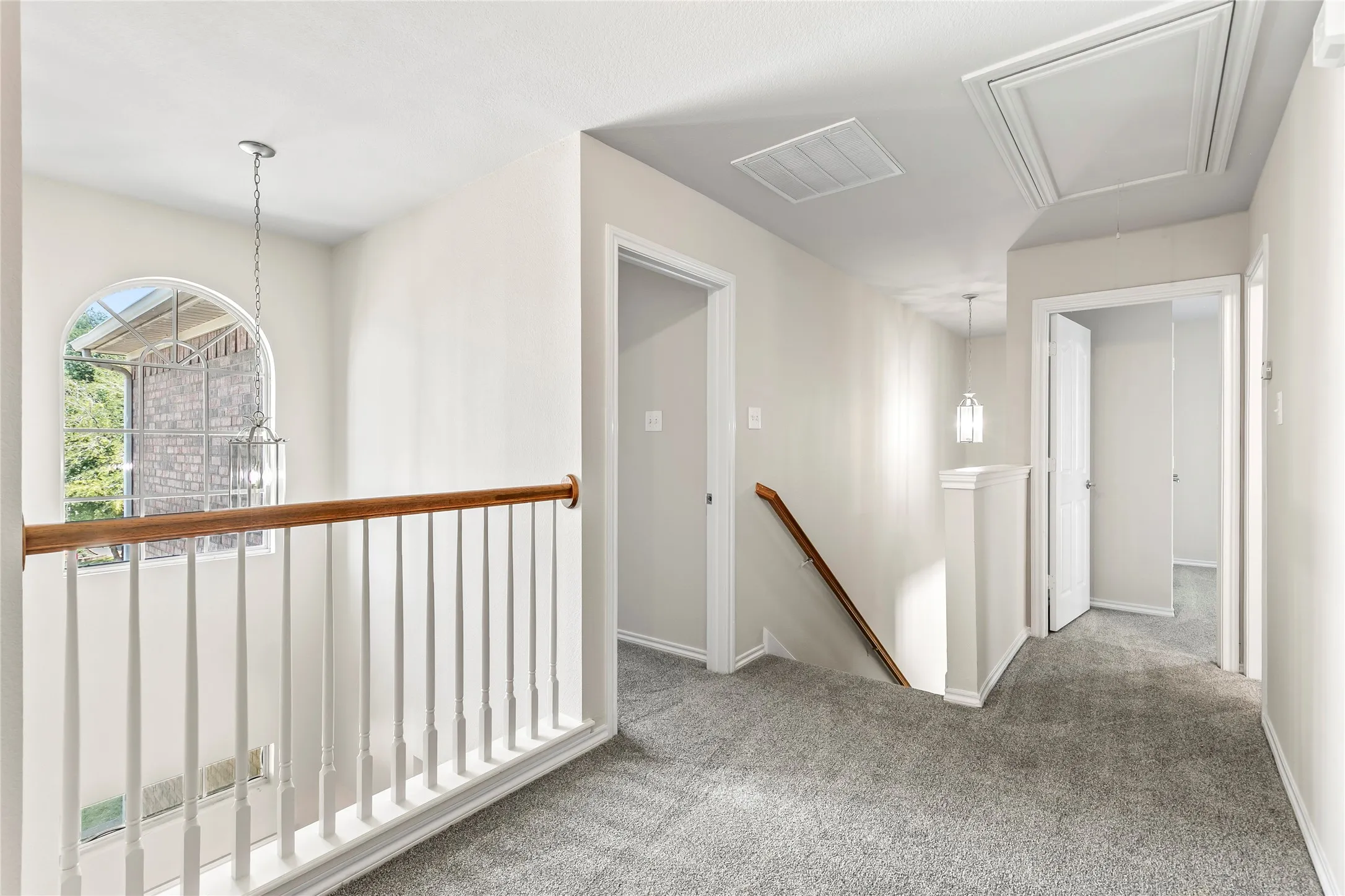 Single Family Residence For Rent in Tarrant County , 3904 Grantsville Drive, Fort Worth, Texas 76244, 4 Bedroom, 3 Bathroom, 2 Garage spaces, 2,446 Sqft, built in 2004, mls#21294595, Real Estate Agent in Fort Worth, Homes For Rent in Tarrant county, Homes For Rent in Fort Worth, Realtor in Fort Worth Texas, Real Estate Brokerage Independent Realty Texas, Luminita Cordes Realtor