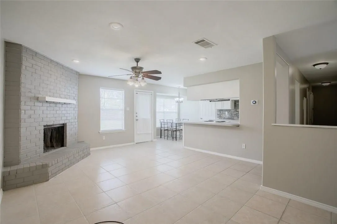 Single Family Residence For Rent in Tarrant County , 6409 Patino Court, Watauga, Texas 76148, 3 Bedroom, 1 Bathroom, 2 Garage spaces, 1,001 Sqft, built in 1982, mls#21294607, Real Estate Agent in Watauga, Homes For Rent in Tarrant county, Homes For Rent in Watauga, Realtor in Watauga Texas, Real Estate Brokerage Independent Realty Texas, Luminita Cordes Realtor