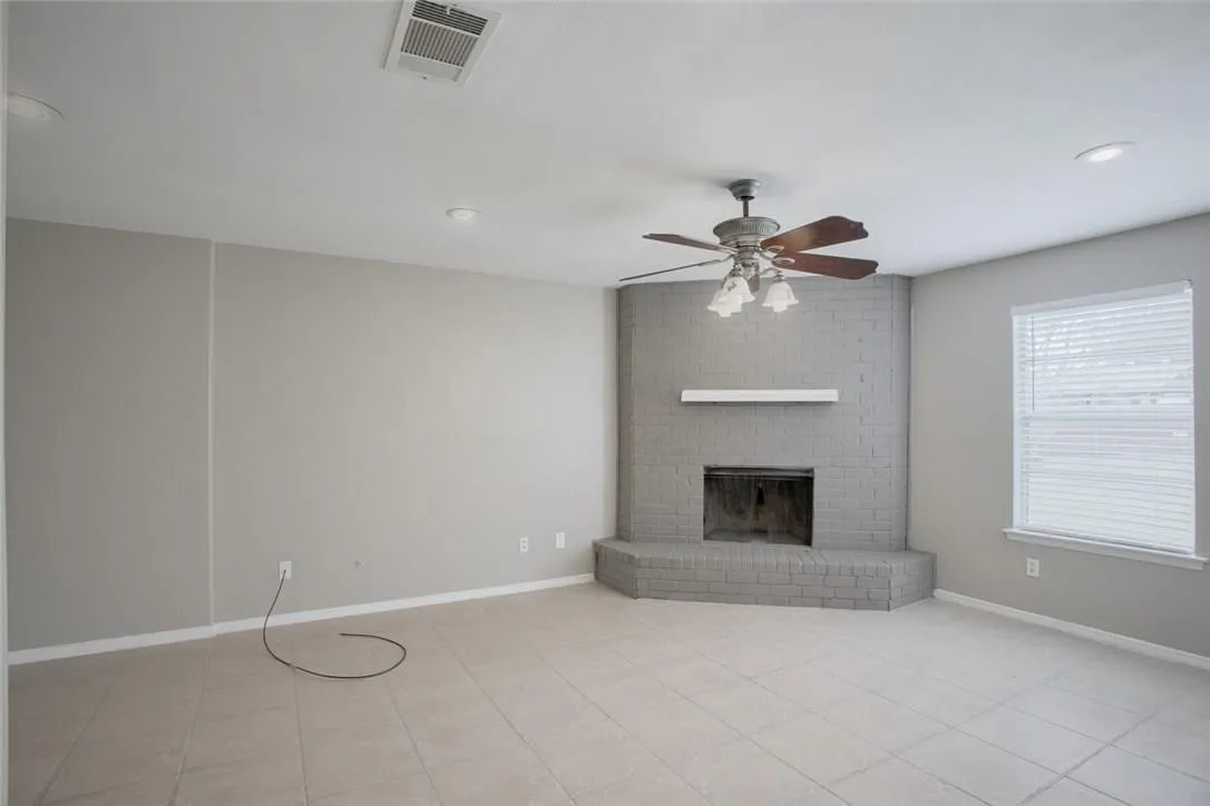 Single Family Residence For Rent in Tarrant County , 6409 Patino Court, Watauga, Texas 76148, 3 Bedroom, 1 Bathroom, 2 Garage spaces, 1,001 Sqft, built in 1982, mls#21294607, Real Estate Agent in Watauga, Homes For Rent in Tarrant county, Homes For Rent in Watauga, Realtor in Watauga Texas, Real Estate Brokerage Independent Realty Texas, Luminita Cordes Realtor