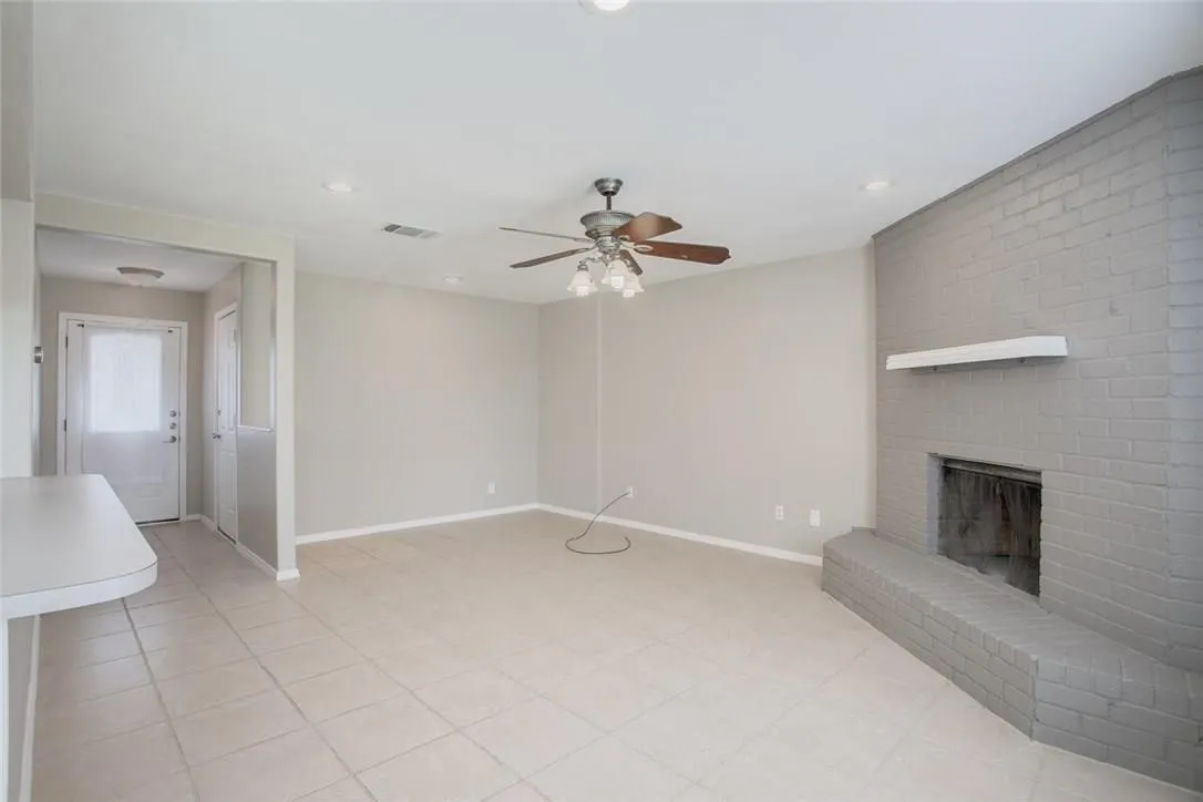 Single Family Residence For Rent in Tarrant County , 6409 Patino Court, Watauga, Texas 76148, 3 Bedroom, 1 Bathroom, 2 Garage spaces, 1,001 Sqft, built in 1982, mls#21294607, Real Estate Agent in Watauga, Homes For Rent in Tarrant county, Homes For Rent in Watauga, Realtor in Watauga Texas, Real Estate Brokerage Independent Realty Texas, Luminita Cordes Realtor
