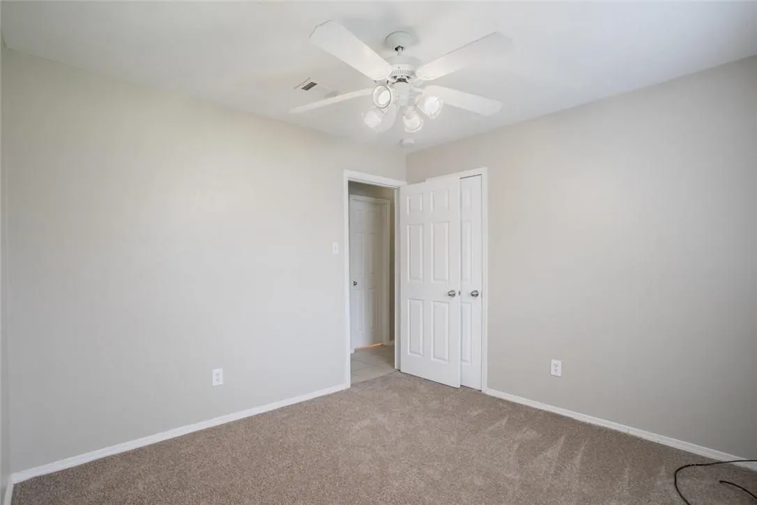 Single Family Residence For Rent in Tarrant County , 6409 Patino Court, Watauga, Texas 76148, 3 Bedroom, 1 Bathroom, 2 Garage spaces, 1,001 Sqft, built in 1982, mls#21294607, Real Estate Agent in Watauga, Homes For Rent in Tarrant county, Homes For Rent in Watauga, Realtor in Watauga Texas, Real Estate Brokerage Independent Realty Texas, Luminita Cordes Realtor