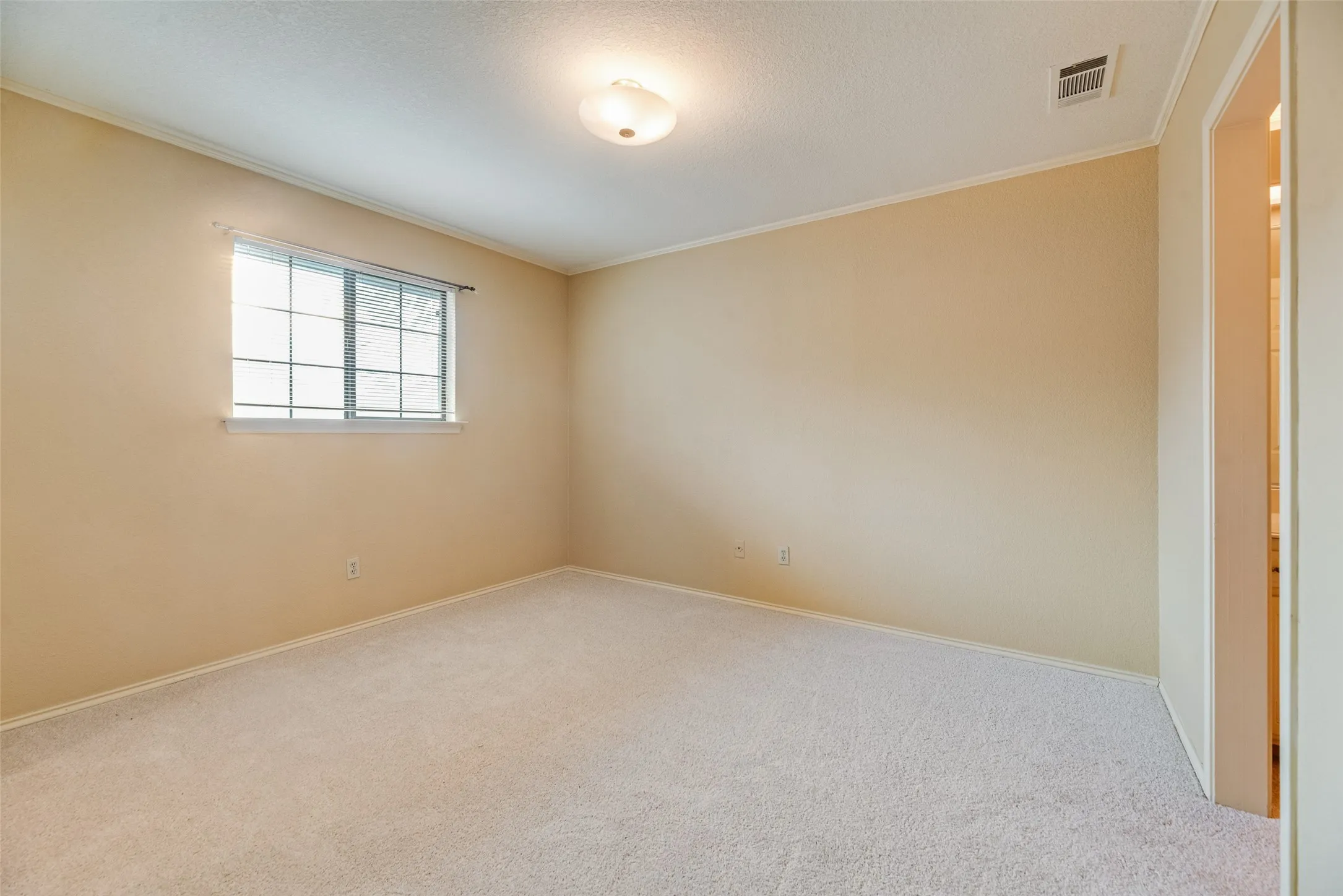 Single Family Residence For Sale in Collin County , 2314 Club Oaks Court, Mc Kinney, Texas 75072, 3 Bedroom, 3 Bathroom, 2 Garage spaces, 1,924 Sqft, built in 1984, mls#21294622, Real Estate Agent in Mc Kinney, Homes For Sale in Collin county, Homes For Sale in Mc Kinney, Realtor in Mc Kinney Texas, Real Estate Brokerage Independent Realty Texas, Luminita Cordes Realtor
