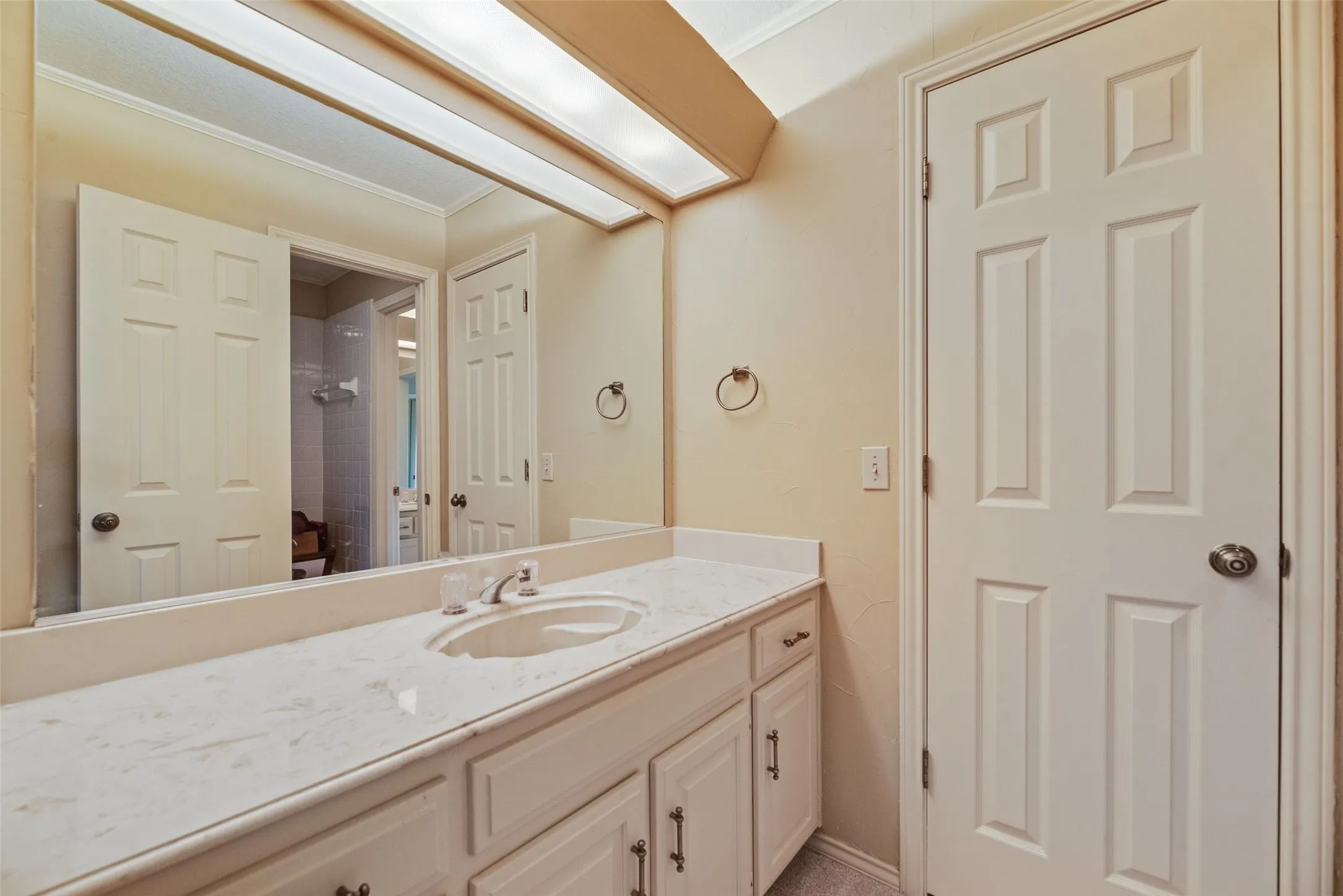 Single Family Residence For Sale in Collin County , 2314 Club Oaks Court, Mc Kinney, Texas 75072, 3 Bedroom, 3 Bathroom, 2 Garage spaces, 1,924 Sqft, built in 1984, mls#21294622, Real Estate Agent in Mc Kinney, Homes For Sale in Collin county, Homes For Sale in Mc Kinney, Realtor in Mc Kinney Texas, Real Estate Brokerage Independent Realty Texas, Luminita Cordes Realtor
