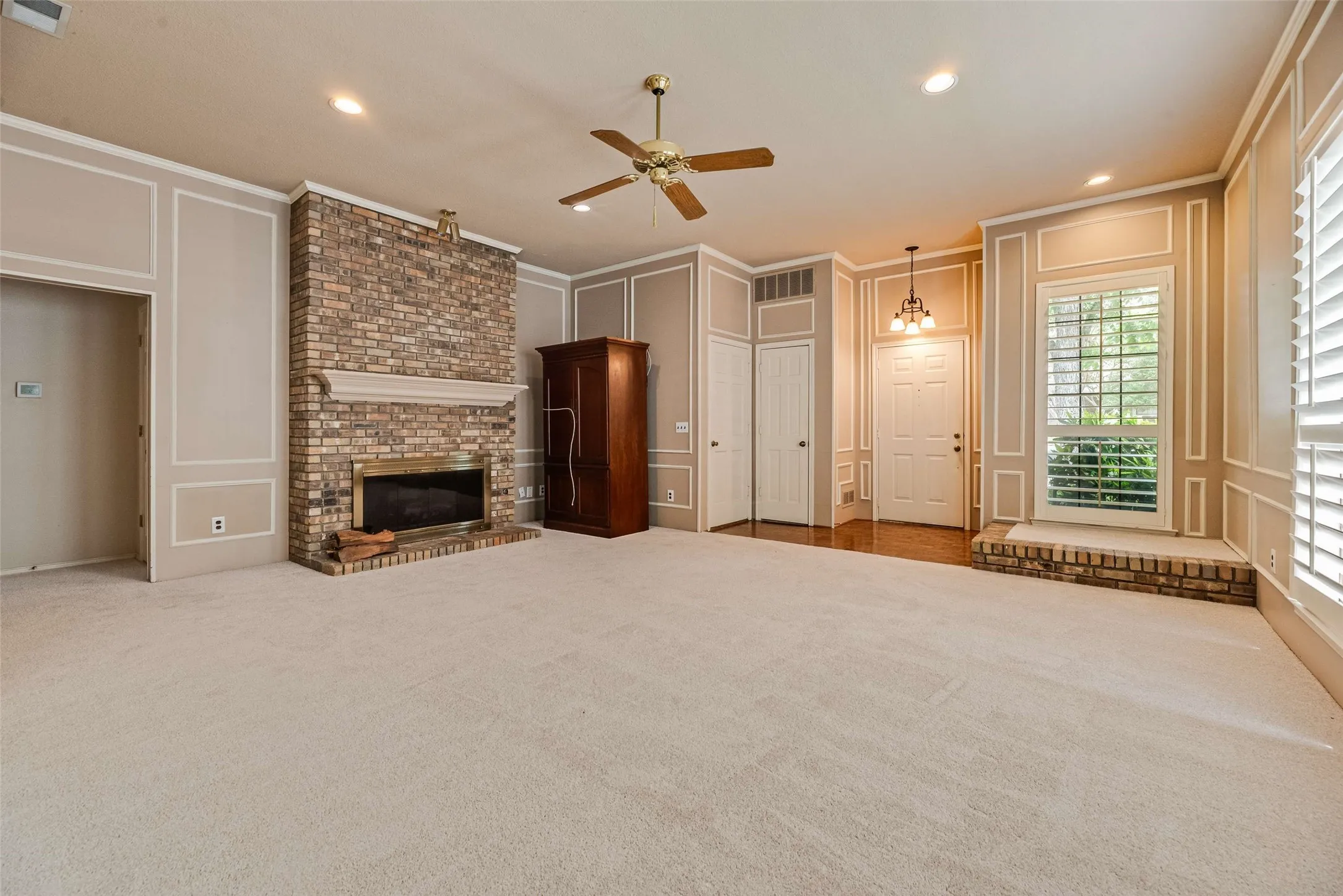 Single Family Residence For Sale in Collin County , 2314 Club Oaks Court, Mc Kinney, Texas 75072, 3 Bedroom, 3 Bathroom, 2 Garage spaces, 1,924 Sqft, built in 1984, mls#21294622, Real Estate Agent in Mc Kinney, Homes For Sale in Collin county, Homes For Sale in Mc Kinney, Realtor in Mc Kinney Texas, Real Estate Brokerage Independent Realty Texas, Luminita Cordes Realtor
