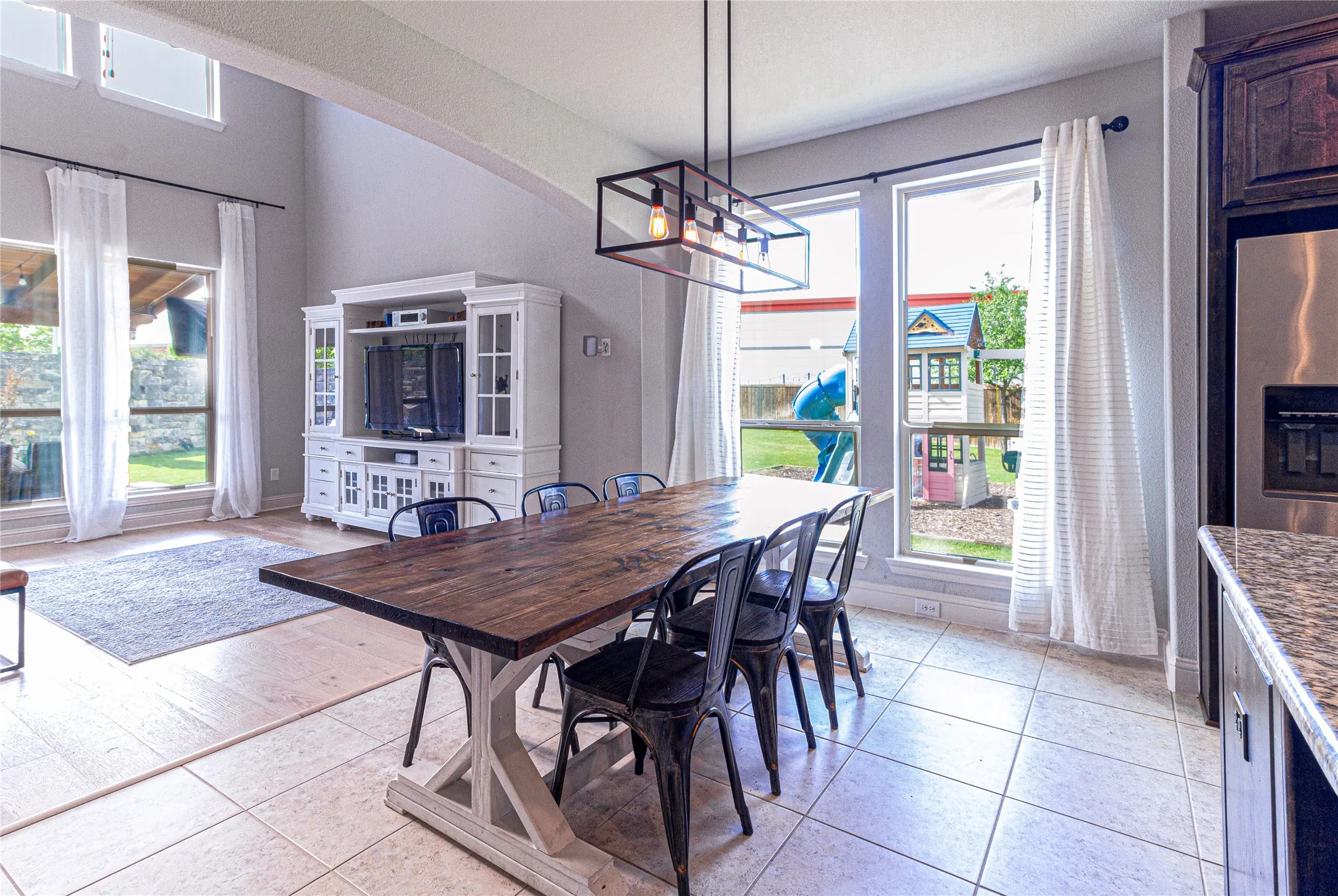 Single Family Residence For Rent in Denton County , 600 Wiltshire Boulevard, Lewisville, Texas 75056, 4 Bedroom, 3 Bathroom, 3 Garage spaces, 2,766 Sqft, built in 2016, mls#21294633, Real Estate Agent in Lewisville, Homes For Rent in Denton county, Homes For Rent in Lewisville, Realtor in Lewisville Texas, Real Estate Brokerage Independent Realty Texas, Luminita Cordes Realtor